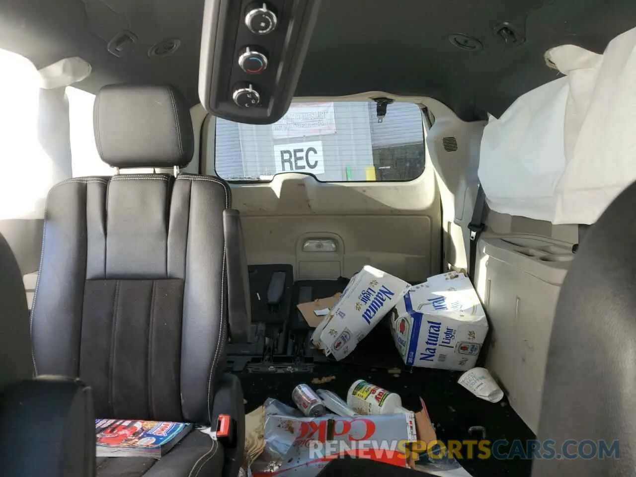 10 fotografías del automóvil dañado 2C4RDGCG9KR563974 DODGE CARAVAN 2019