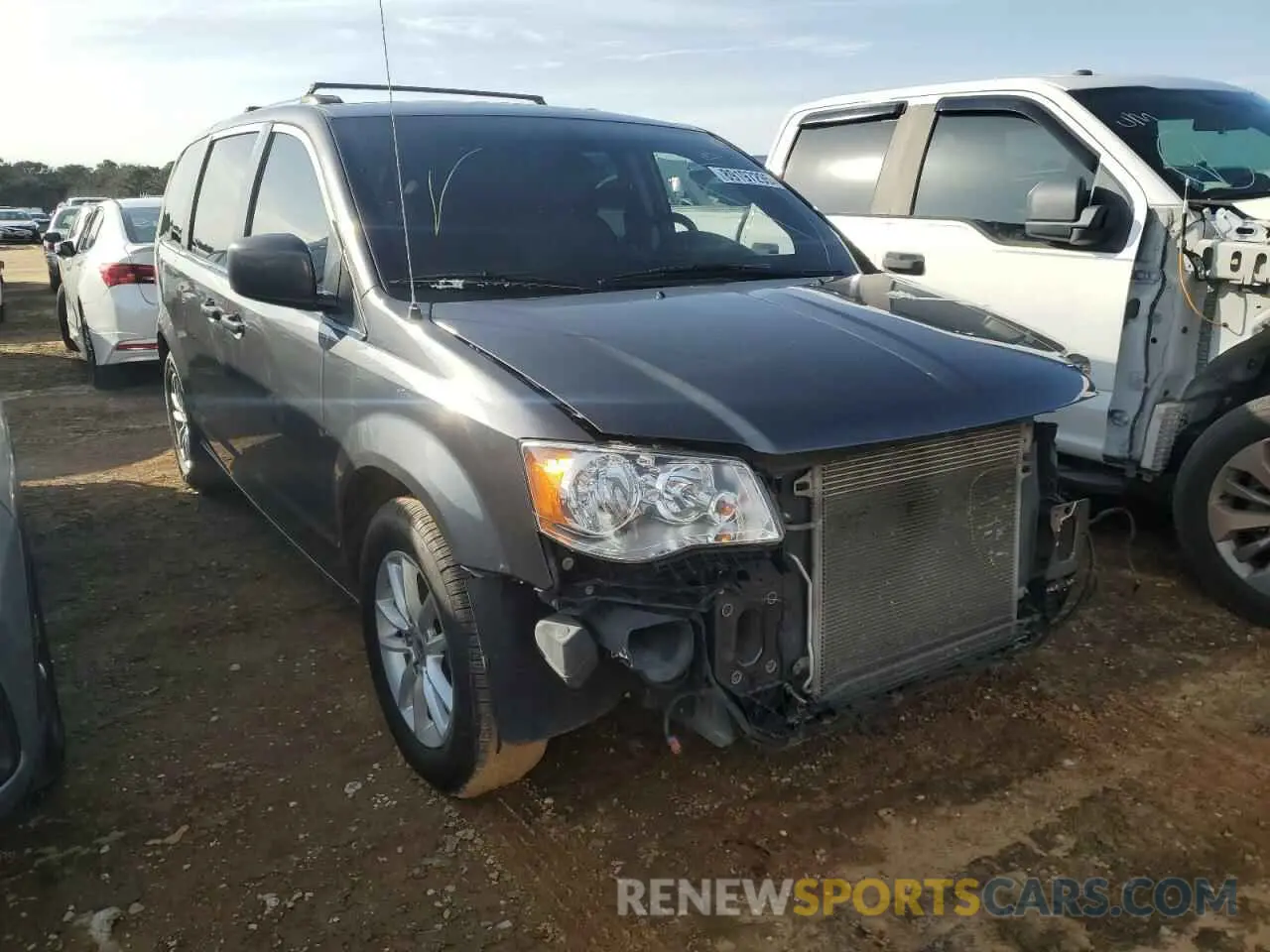 4 fotografías del automóvil dañado 2C4RDGCG9KR755492 DODGE CARAVAN 2019