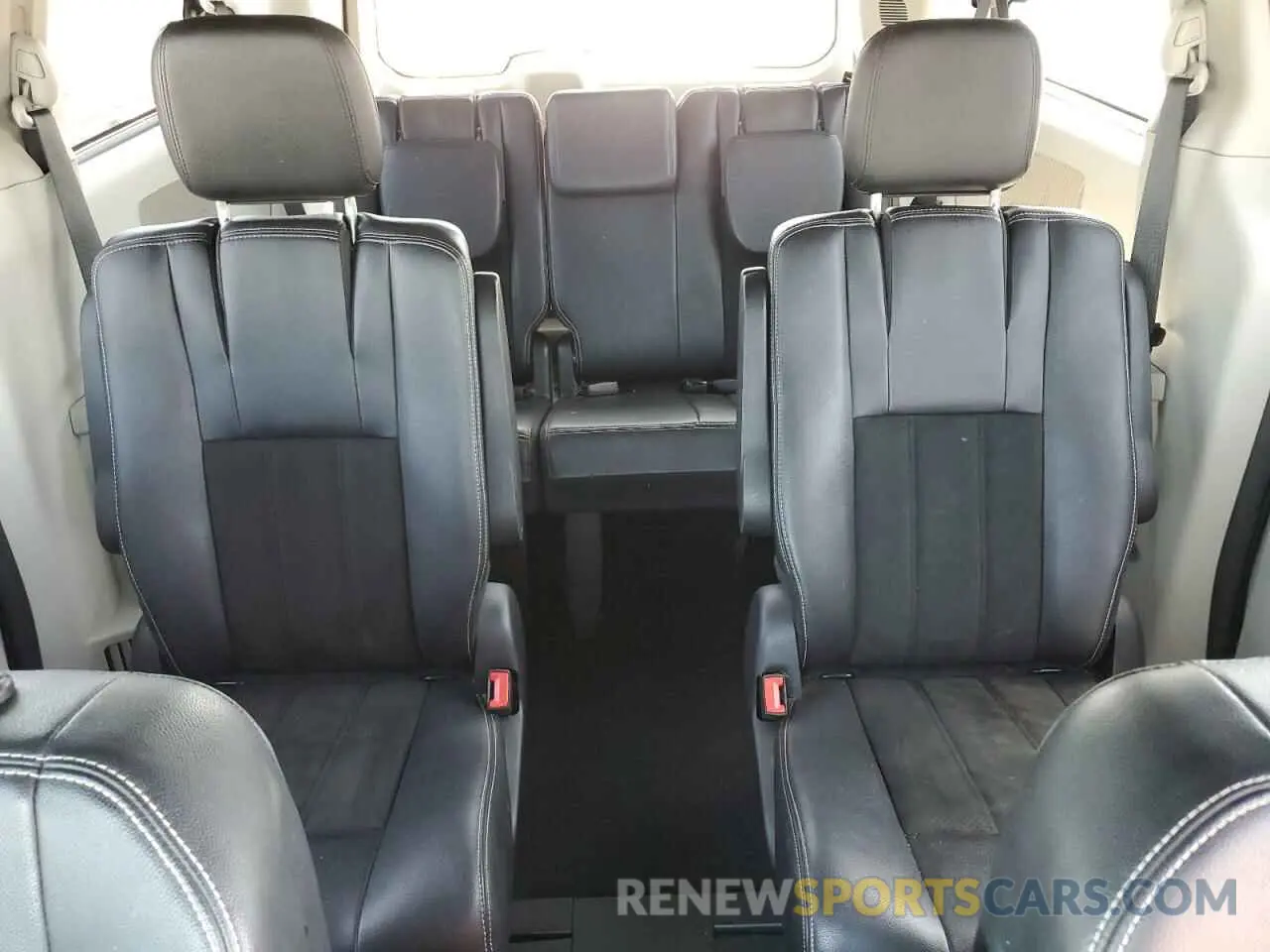 10 fotografías del automóvil dañado 2C4RDGCG9KR759302 DODGE CARAVAN 2019