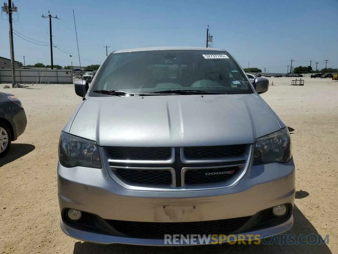 5 fotografías del automóvil dañado 2C4RDGEG1KR658672 DODGE CARAVAN 2019