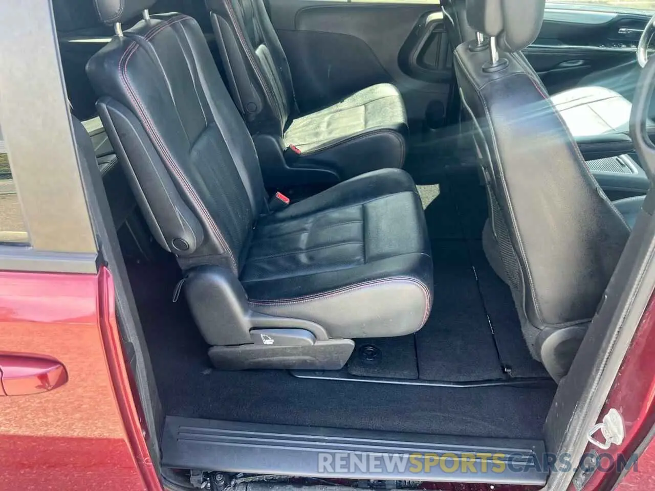 6 fotografías del automóvil dañado 2C4RDGEG1KR670692 DODGE CARAVAN 2019