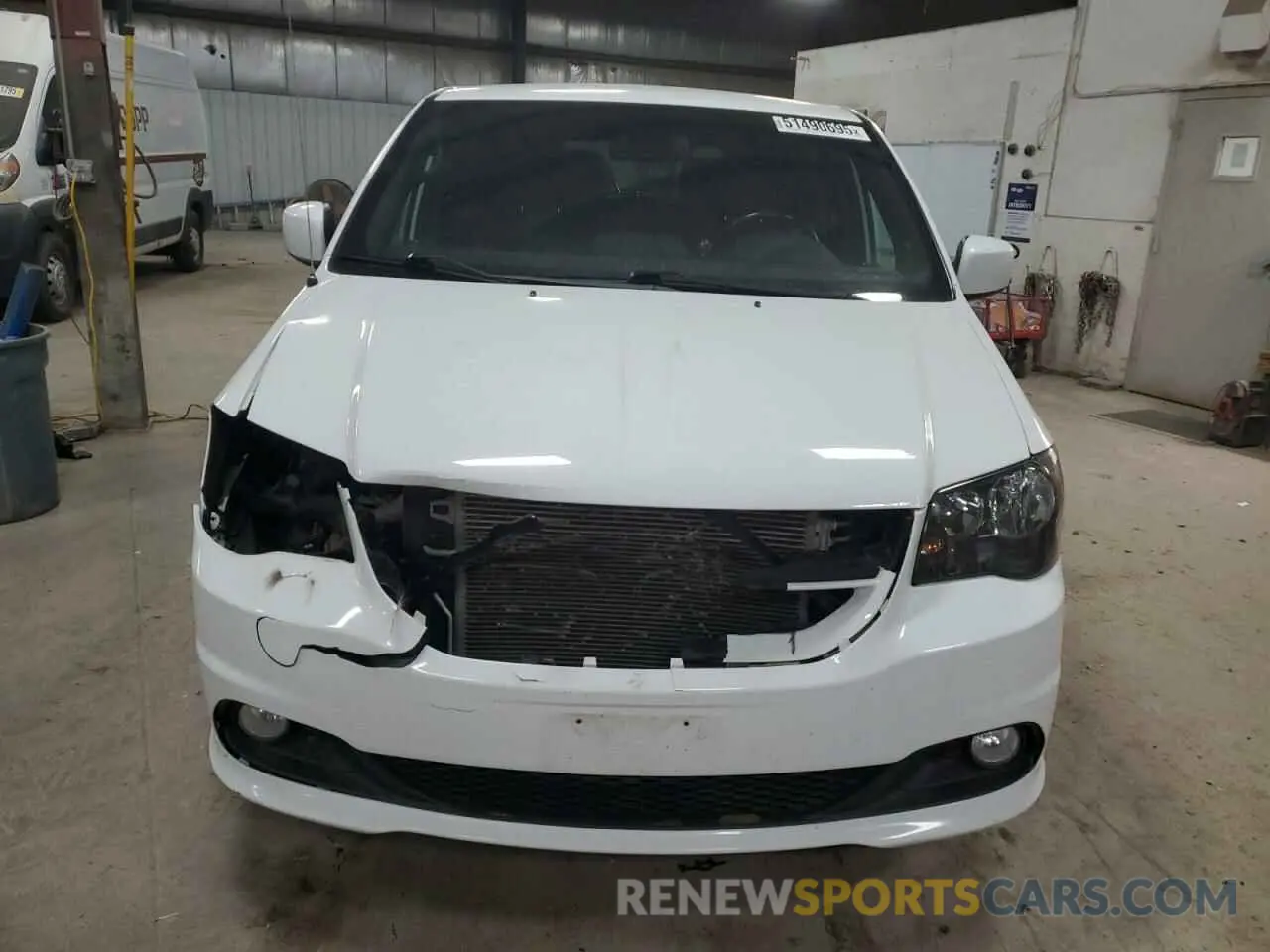 5 fotografías del automóvil dañado 2C4RDGEG1KR769111 DODGE CARAVAN 2019