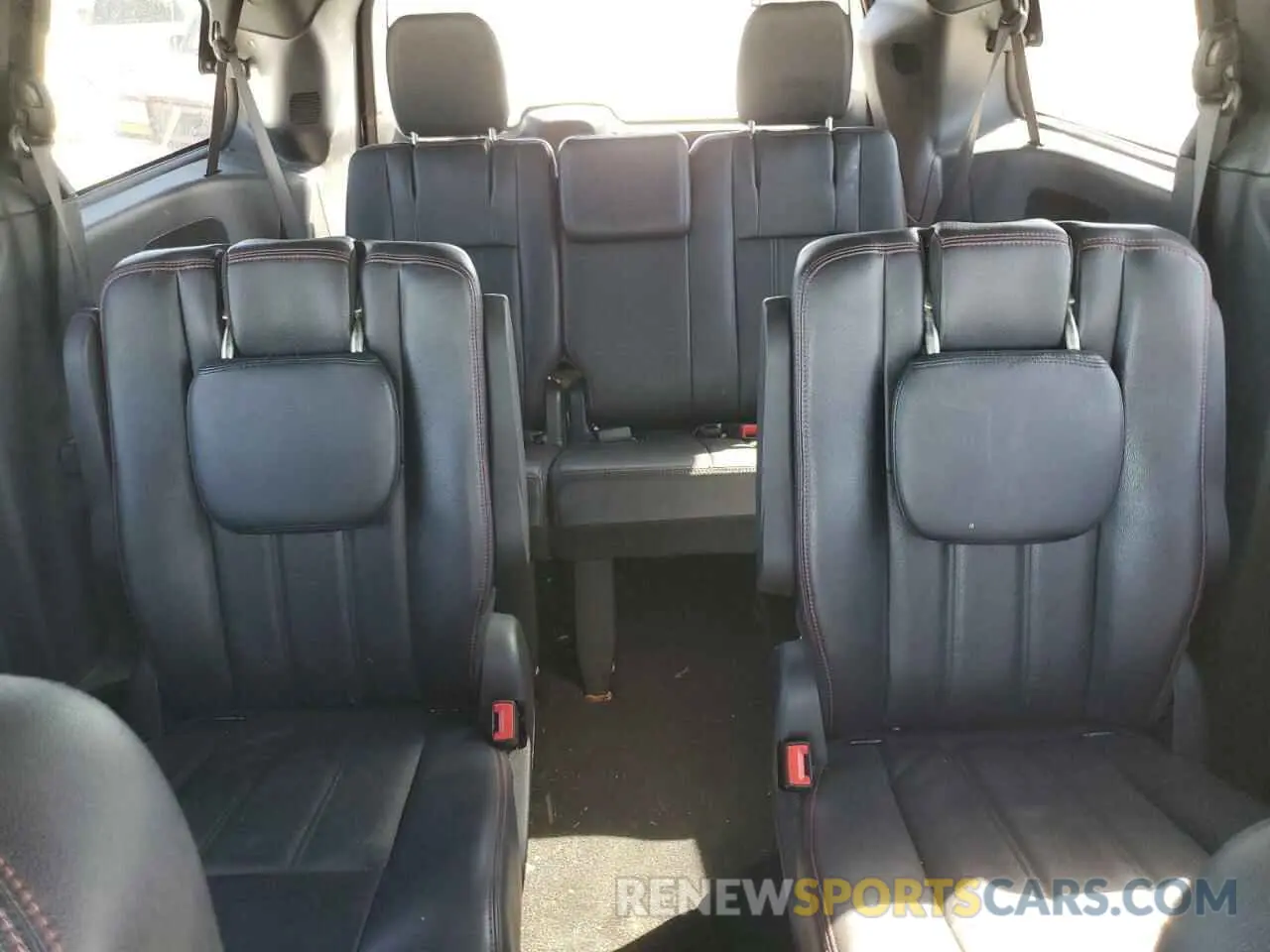 10 fotografías del automóvil dañado 2C4RDGEG2KR694788 DODGE CARAVAN 2019