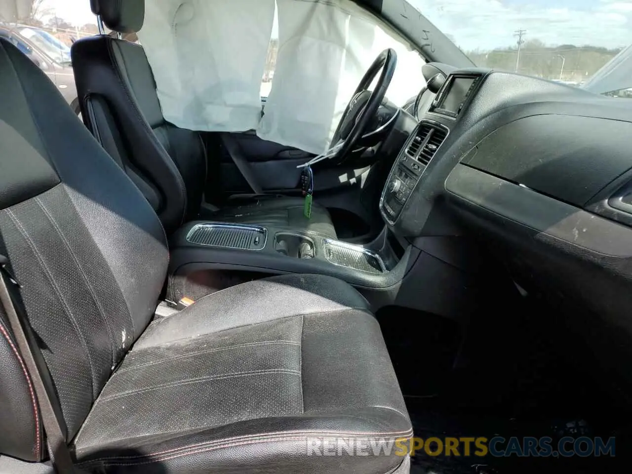 7 fotografías del automóvil dañado 2C4RDGEG3KR647656 DODGE CARAVAN 2019