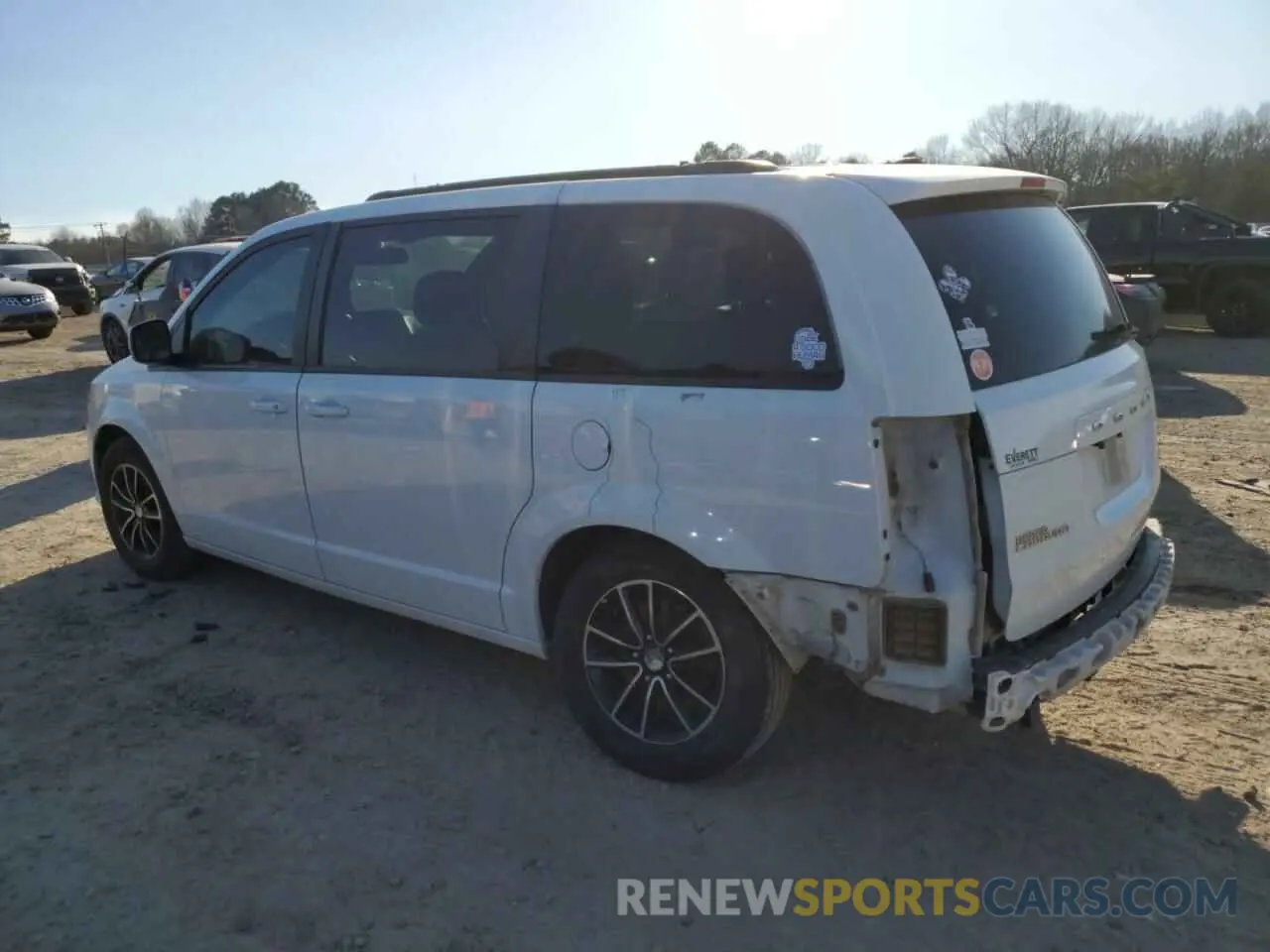 2 fotografías del automóvil dañado 2C4RDGEG5KR600564 DODGE CARAVAN 2019