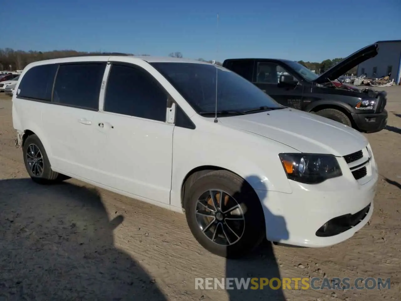 4 fotografías del automóvil dañado 2C4RDGEG5KR600564 DODGE CARAVAN 2019