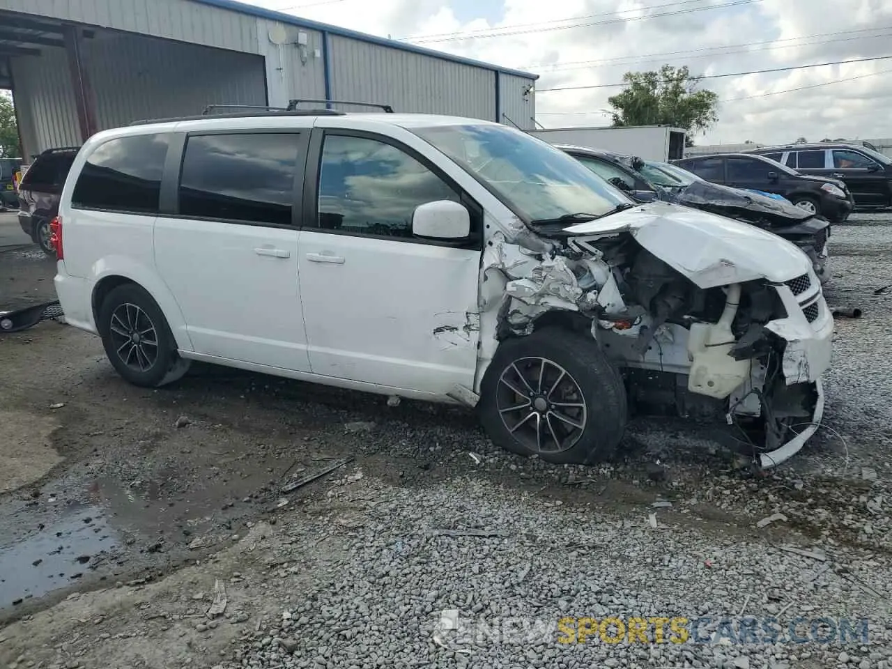 4 fotografías del automóvil dañado 2C4RDGEG5KR750156 DODGE CARAVAN 2019