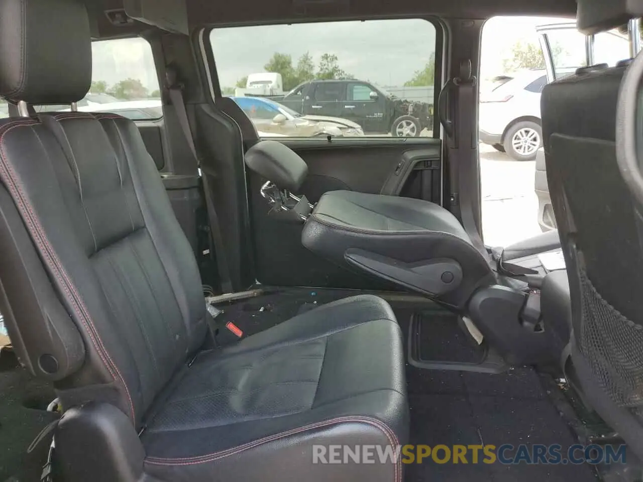 10 fotografías del automóvil dañado 2C4RDGEG5KR764610 DODGE CARAVAN 2019
