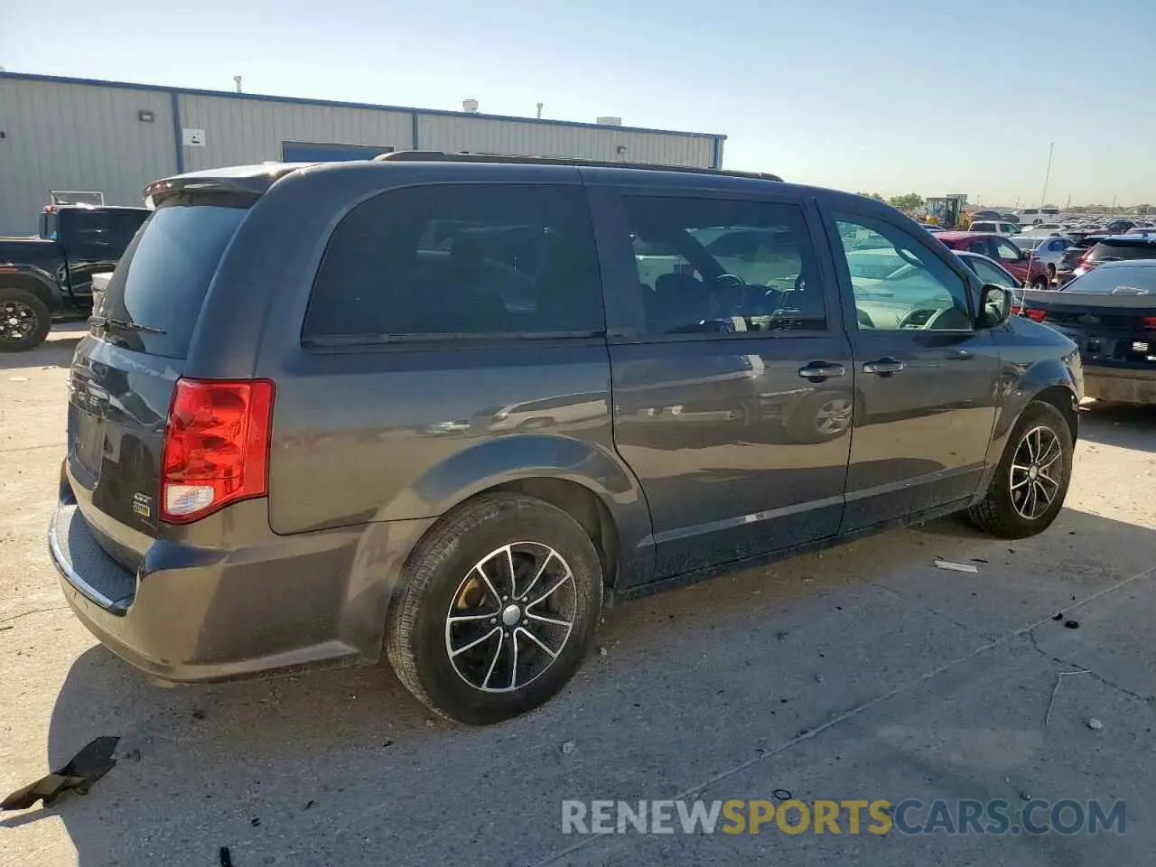 3 fotografías del automóvil dañado 2C4RDGEG6KR600654 DODGE CARAVAN 2019