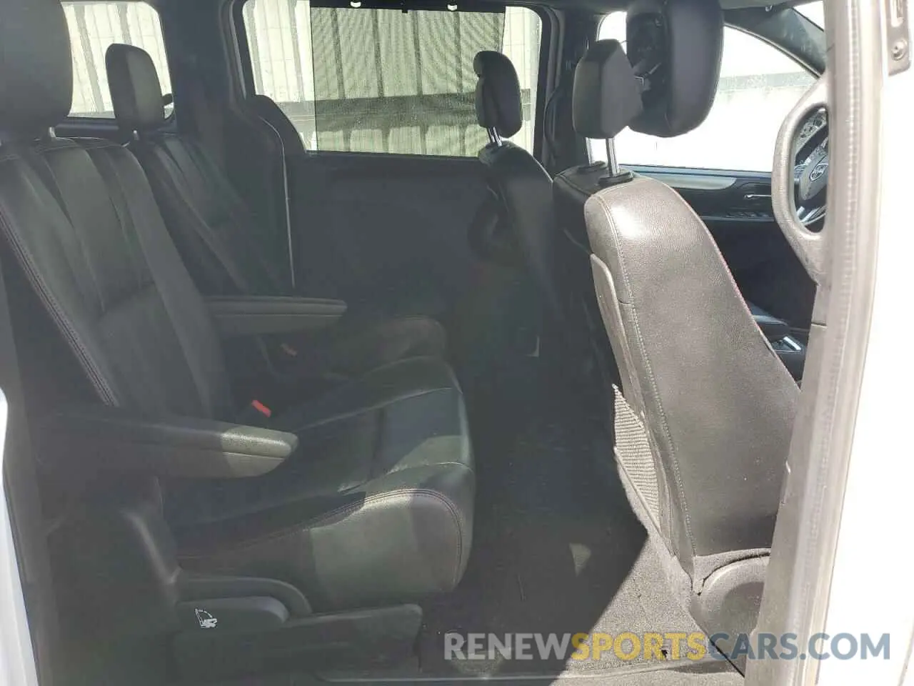 11 fotografías del automóvil dañado 2C4RDGEG6KR769945 DODGE CARAVAN 2019