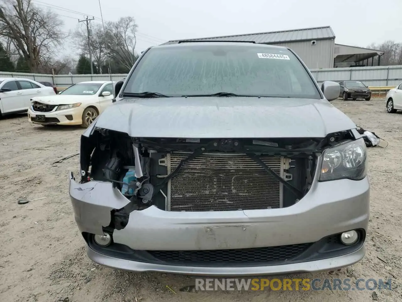 5 fotografías del automóvil dañado 2C4RDGEG8KR671483 DODGE CARAVAN 2019