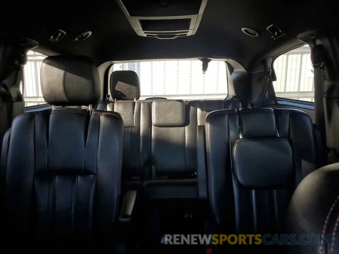 10 fotografías del automóvil dañado 2C4RDGEG8KR717815 DODGE CARAVAN 2019