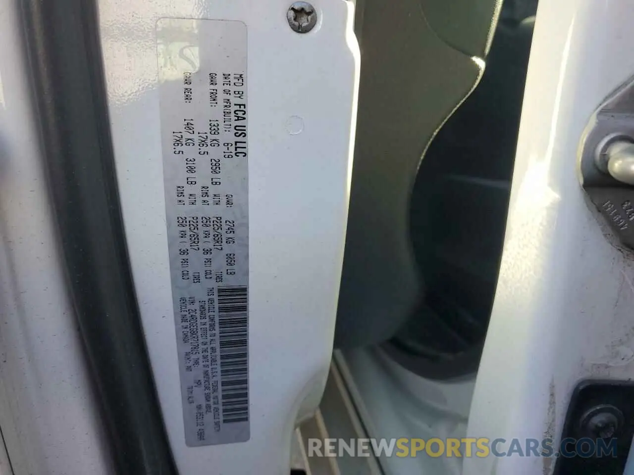 14 fotografías del automóvil dañado 2C4RDGEG8KR717815 DODGE CARAVAN 2019