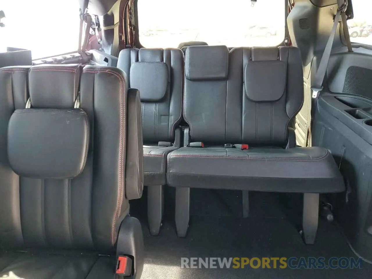 10 fotografías del automóvil dañado 2C4RDGEG9KR785878 DODGE CARAVAN 2019