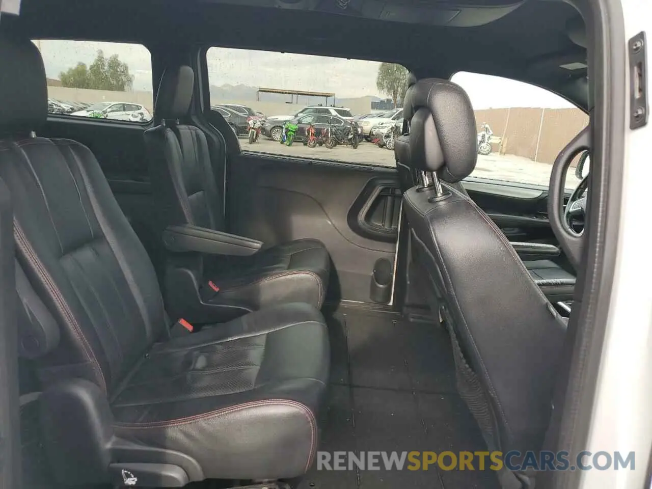 10 fotografías del automóvil dañado 2C4RDGEGXKR568078 DODGE CARAVAN 2019