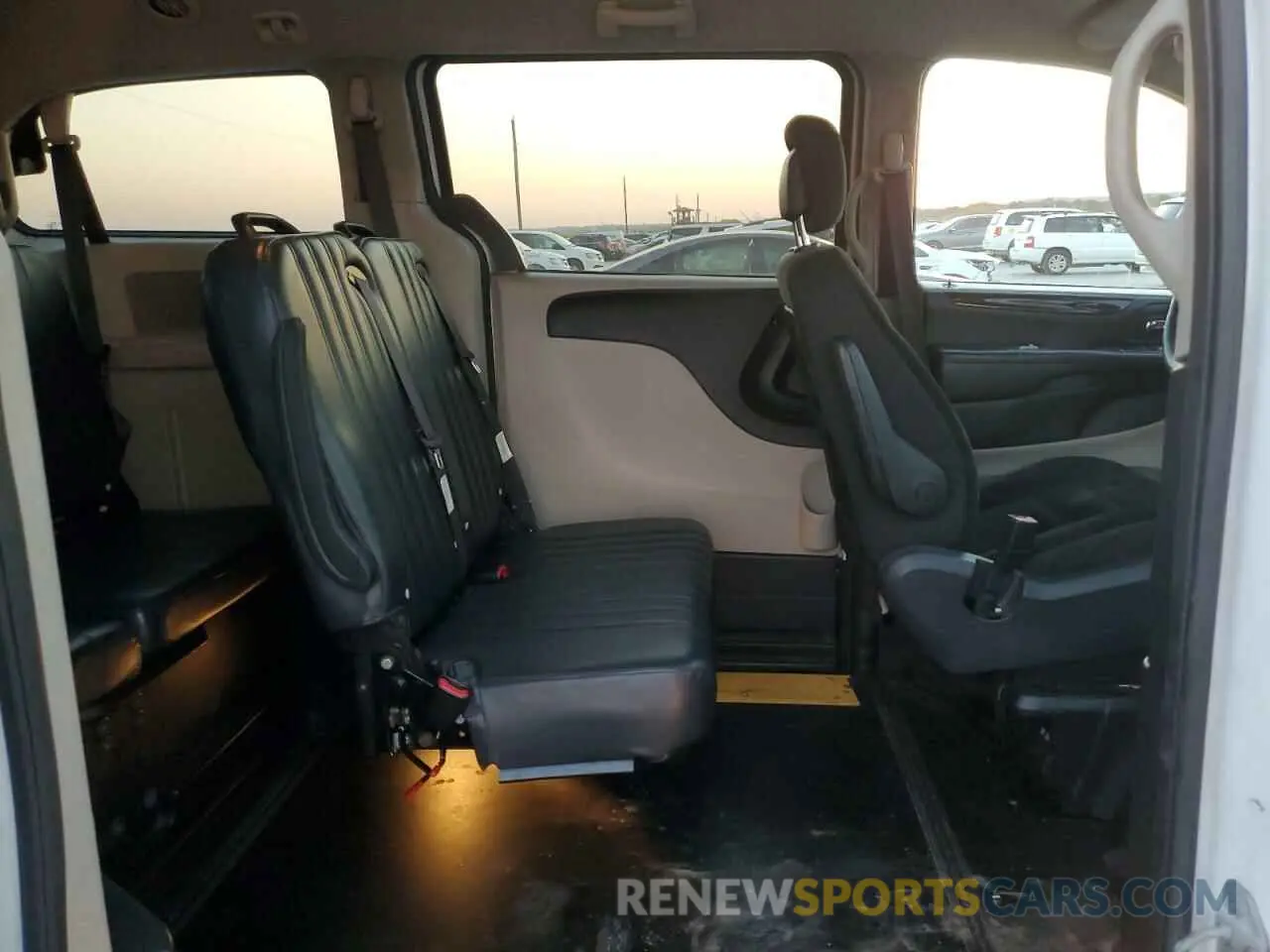 11 fotografías del automóvil dañado 2C7WDGBG1KR728472 DODGE CARAVAN 2019