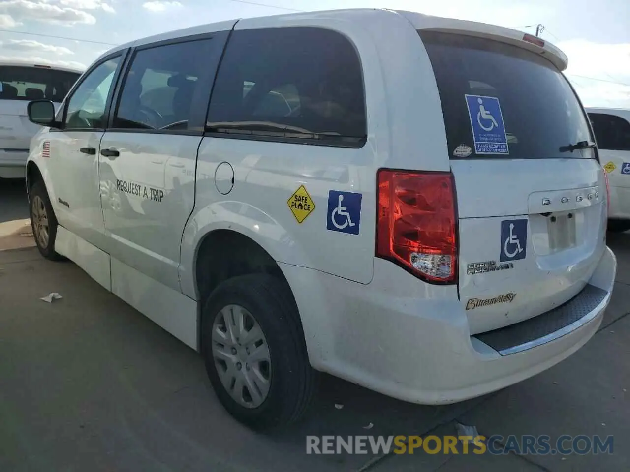 2 fotografías del automóvil dañado 2C7WDGBG1KR728472 DODGE CARAVAN 2019