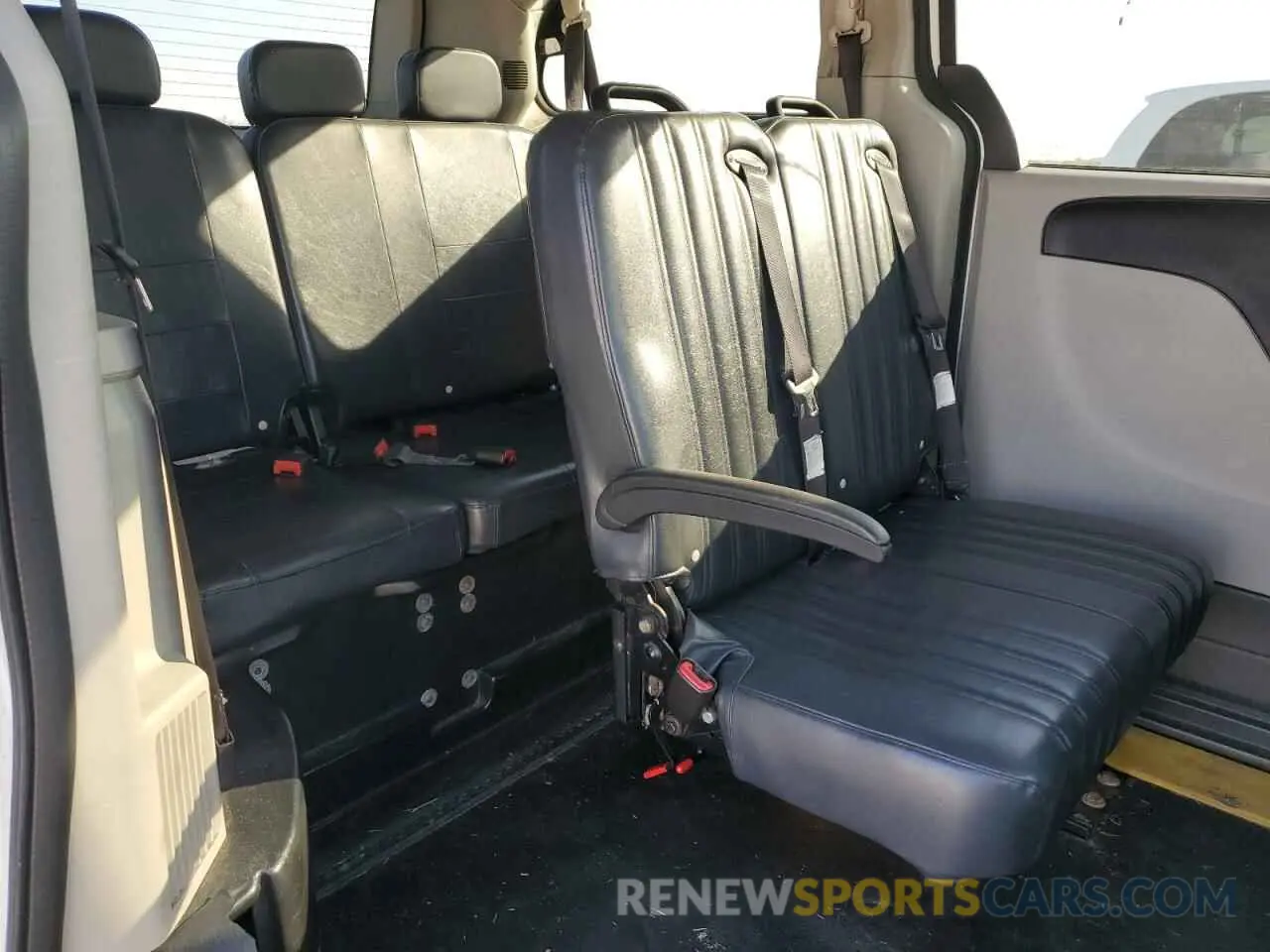11 fotografías del automóvil dañado 2C7WDGBG4KR699730 DODGE CARAVAN 2019