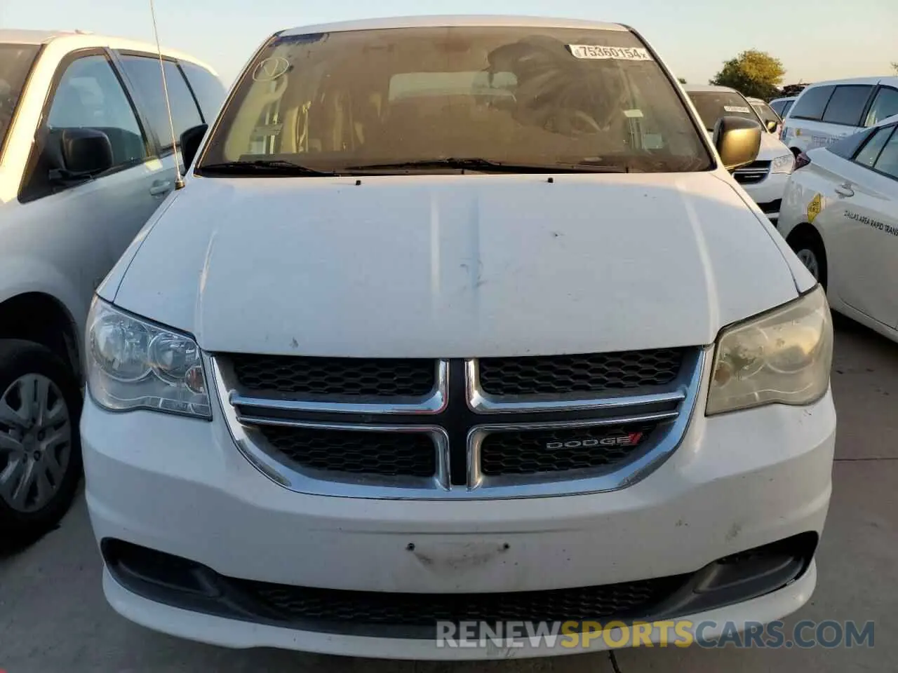 5 fotografías del automóvil dañado 2C7WDGBG4KR699730 DODGE CARAVAN 2019