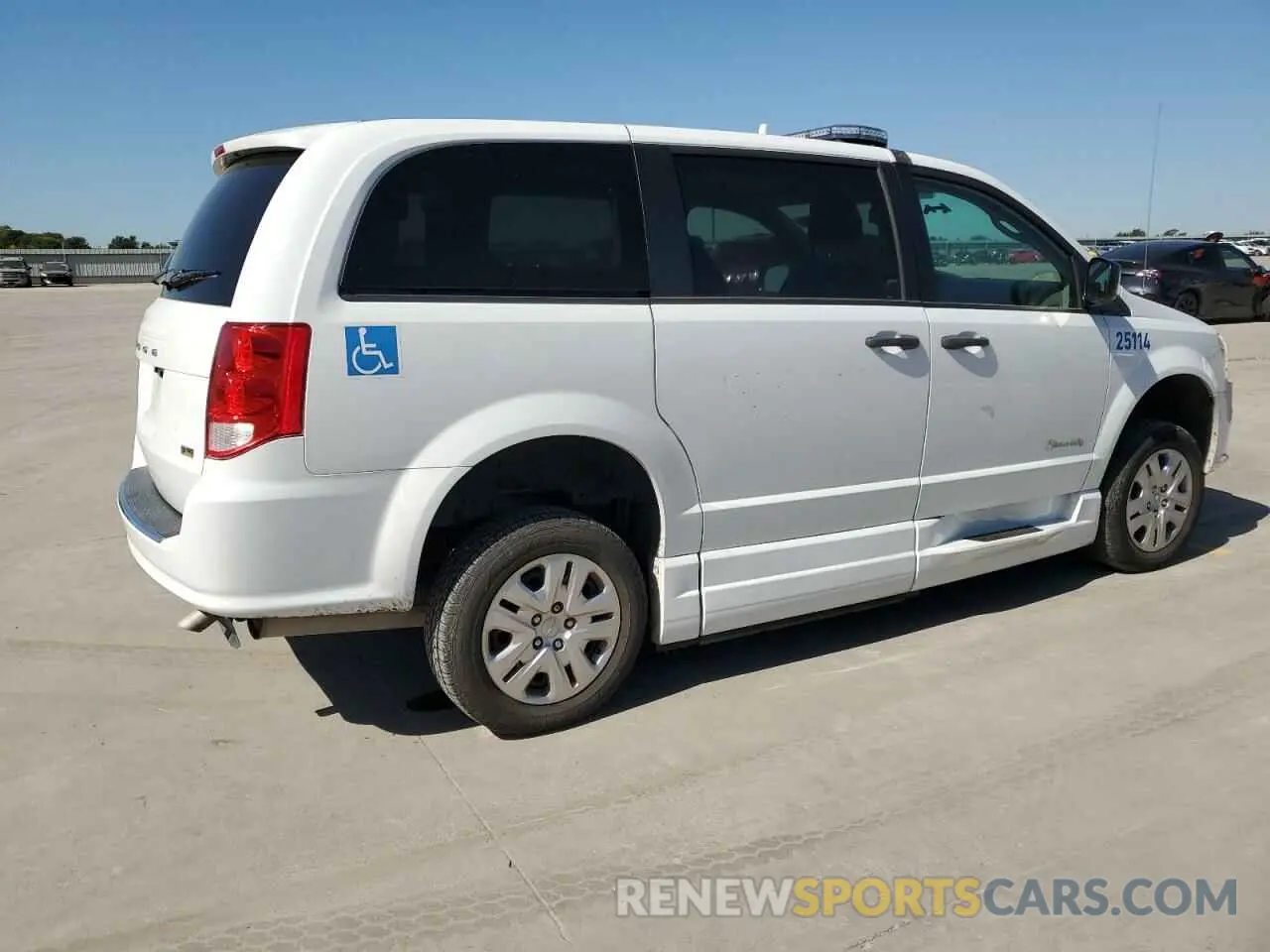 3 fotografías del automóvil dañado 2C7WDGBG4KR745203 DODGE CARAVAN 2019