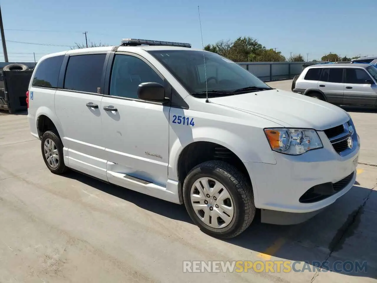 4 fotografías del automóvil dañado 2C7WDGBG4KR745203 DODGE CARAVAN 2019