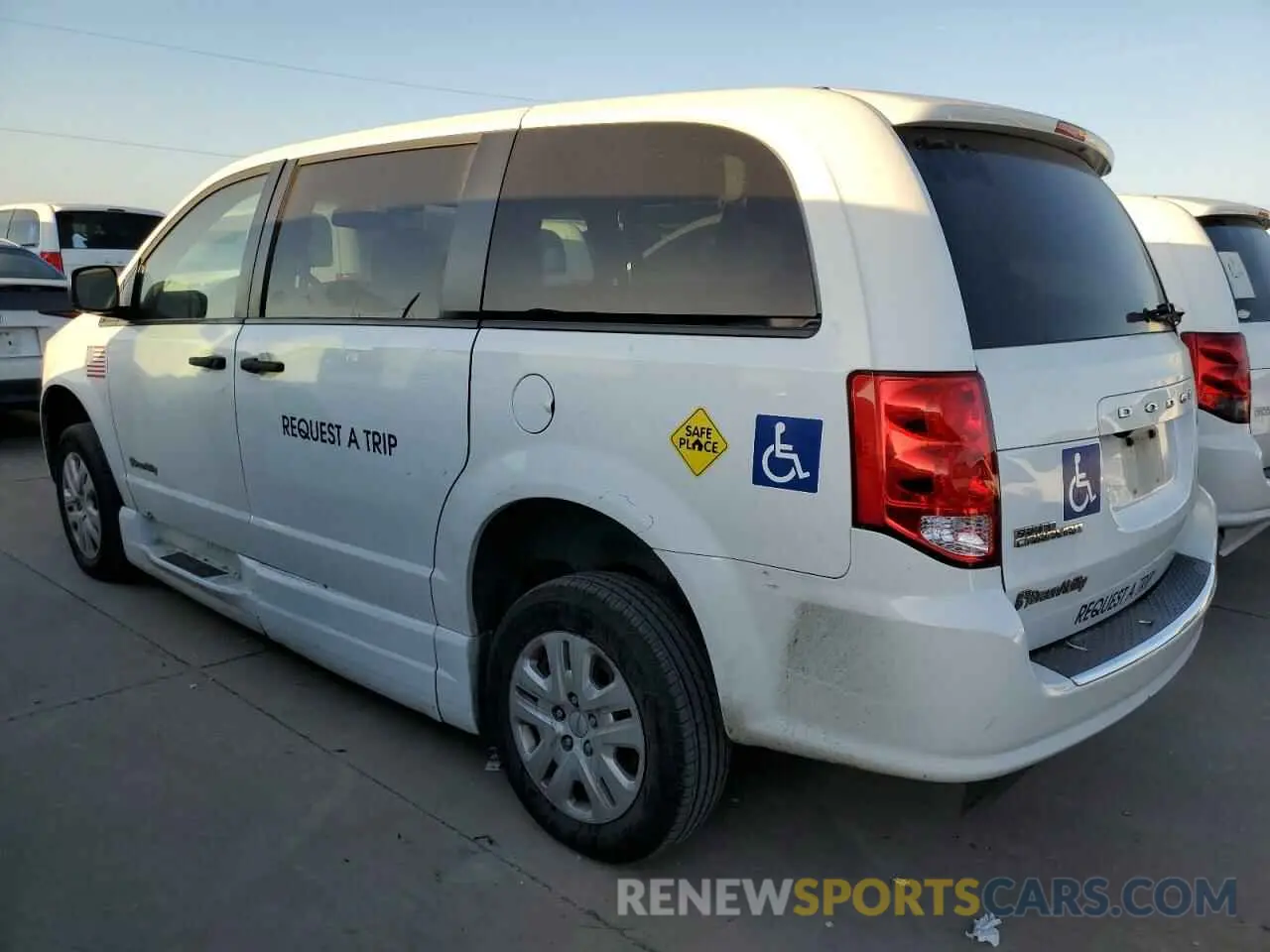 2 fotografías del automóvil dañado 2C7WDGBG6KR728466 DODGE CARAVAN 2019