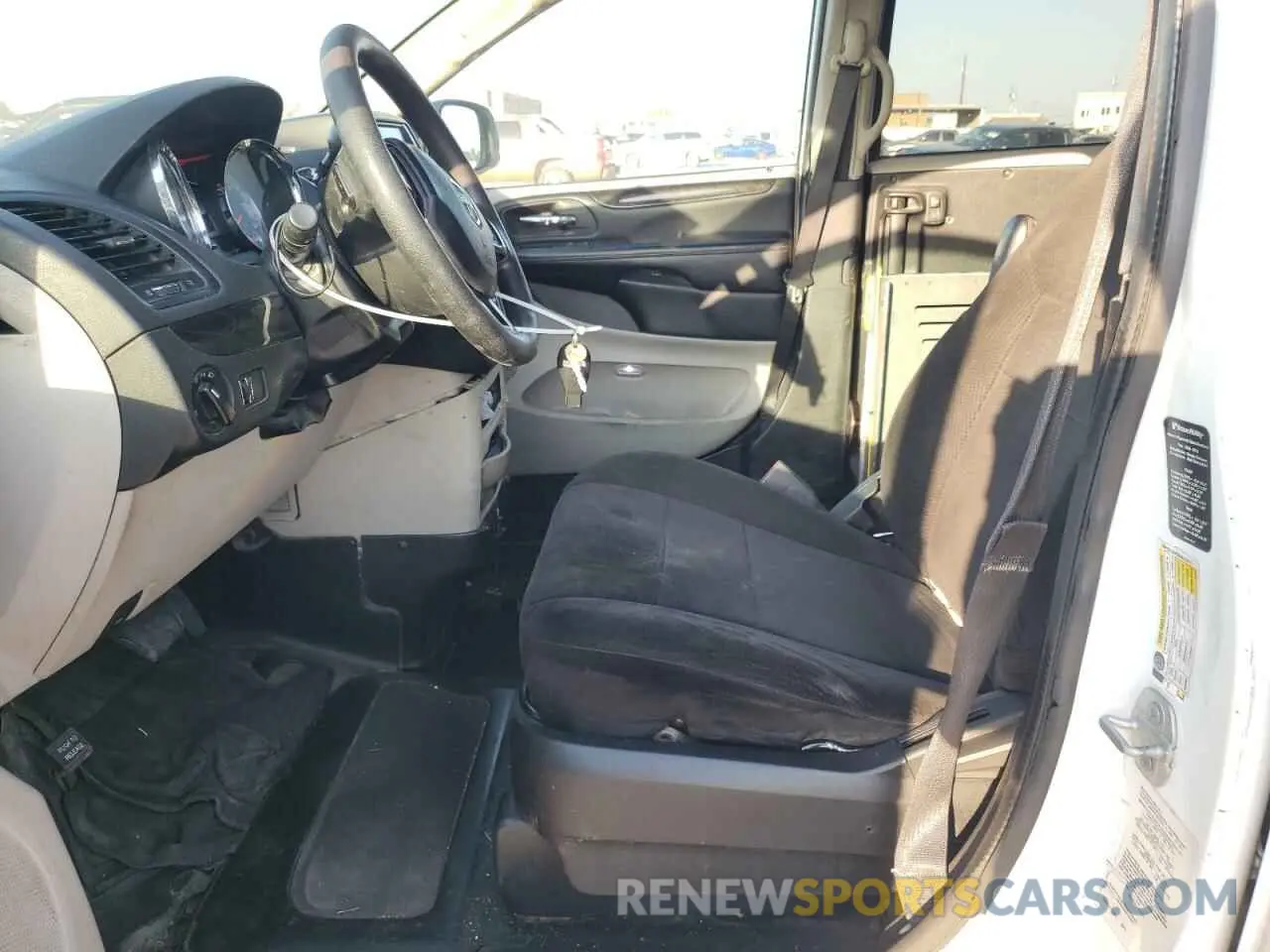 7 fotografías del automóvil dañado 2C7WDGBG6KR728466 DODGE CARAVAN 2019