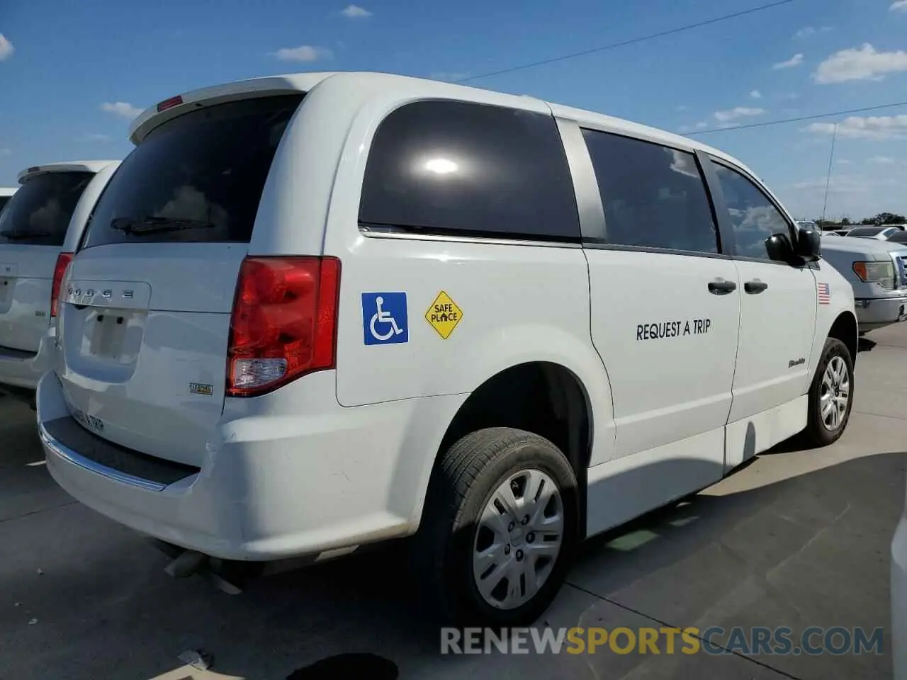 3 fotografías del automóvil dañado 2C7WDGBG7KR728475 DODGE CARAVAN 2019
