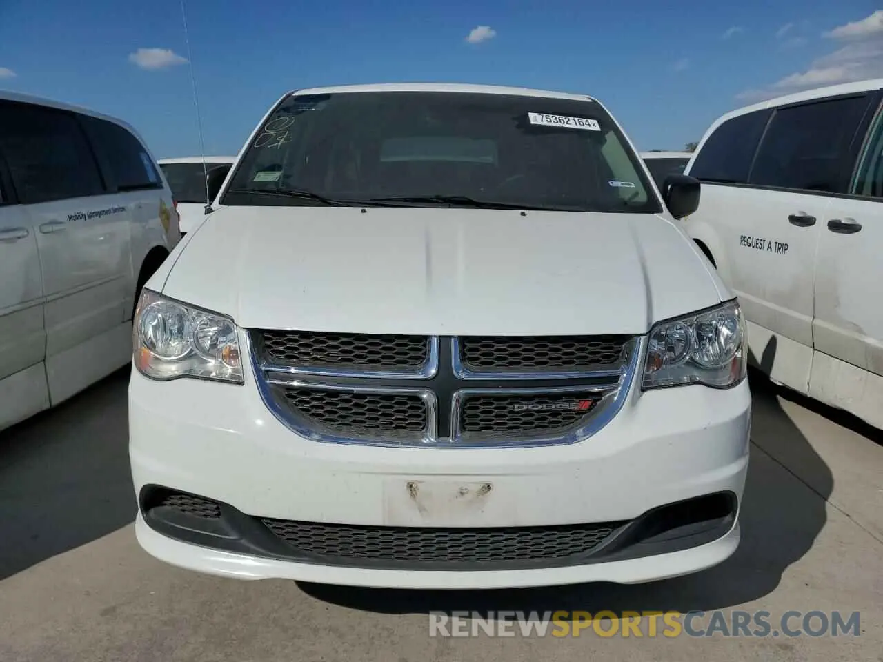 5 fotografías del automóvil dañado 2C7WDGBG7KR728475 DODGE CARAVAN 2019