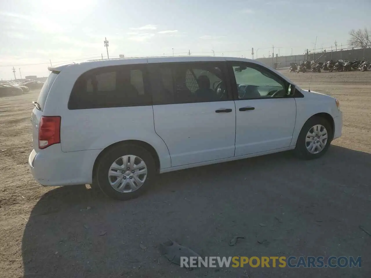 3 fotografías del automóvil dañado 2C4RDGBG3LR155912 DODGE CARAVAN 2020