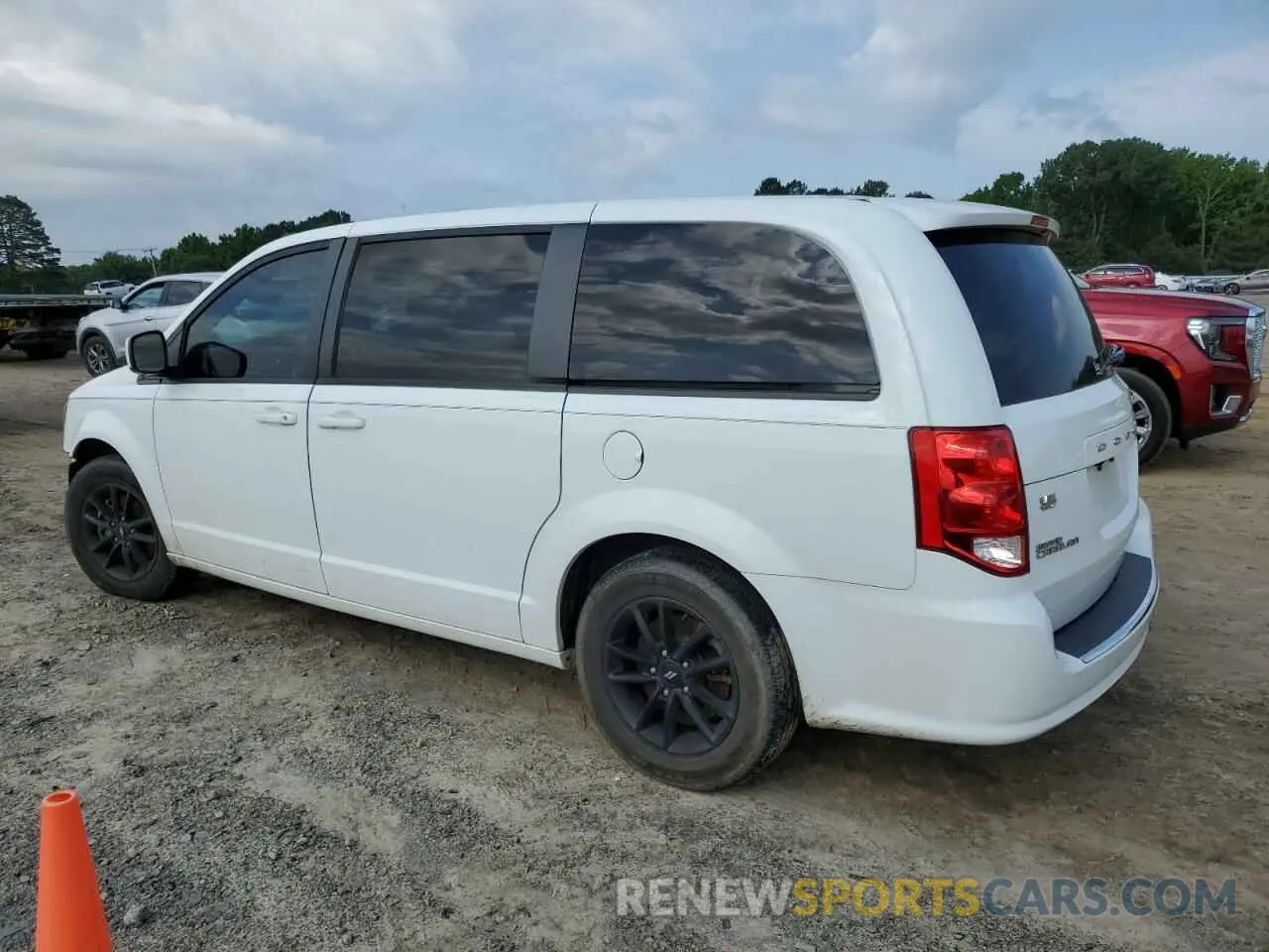 2 fotografías del automóvil dañado 2C4RDGEG1LR187799 DODGE CARAVAN 2020