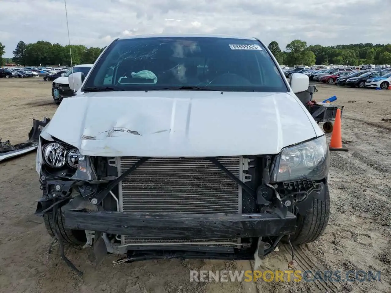 5 fotografías del automóvil dañado 2C4RDGEG1LR187799 DODGE CARAVAN 2020