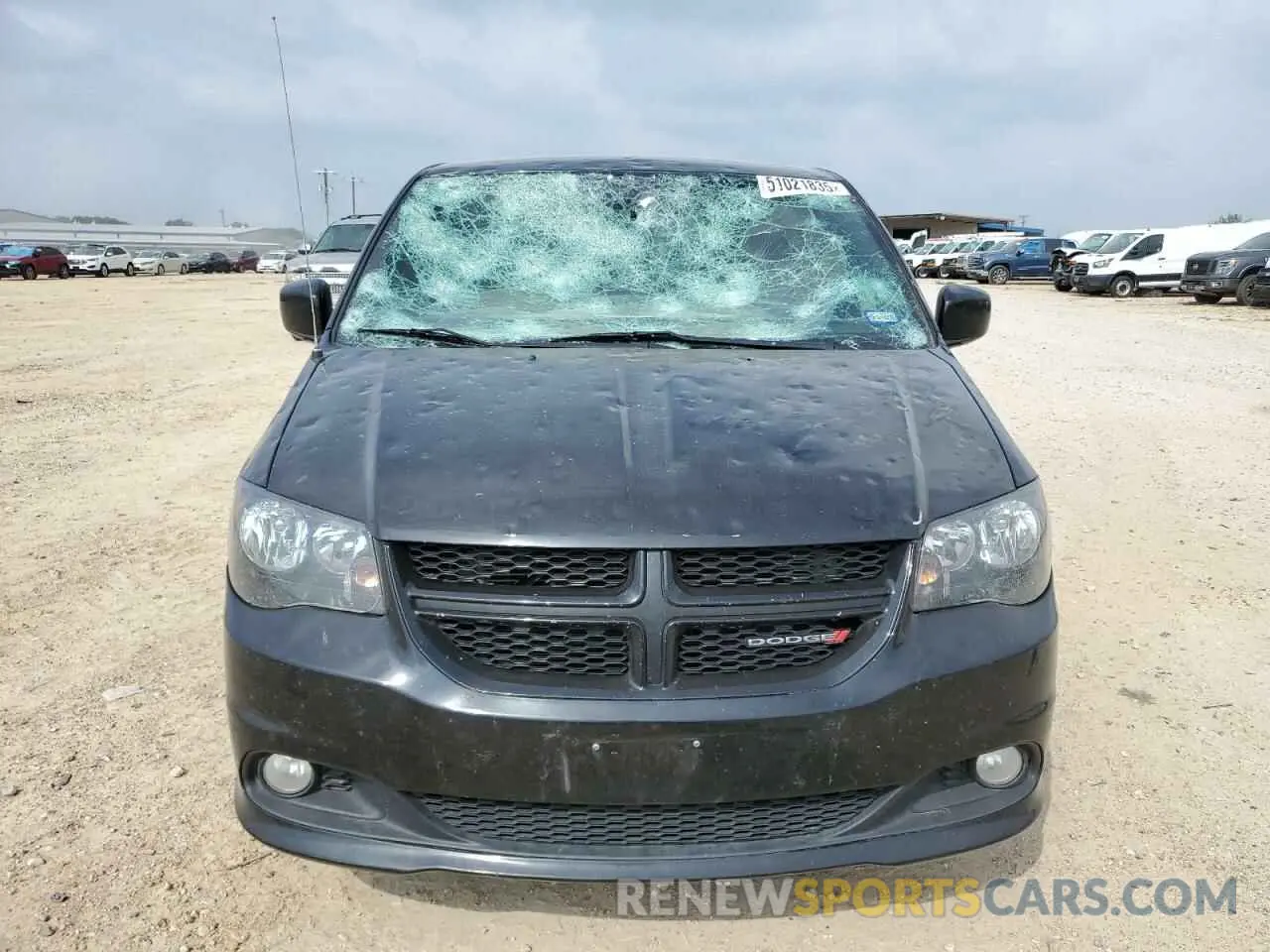 5 fotografías del automóvil dañado 2C4RDGEG3LR188226 DODGE CARAVAN 2020
