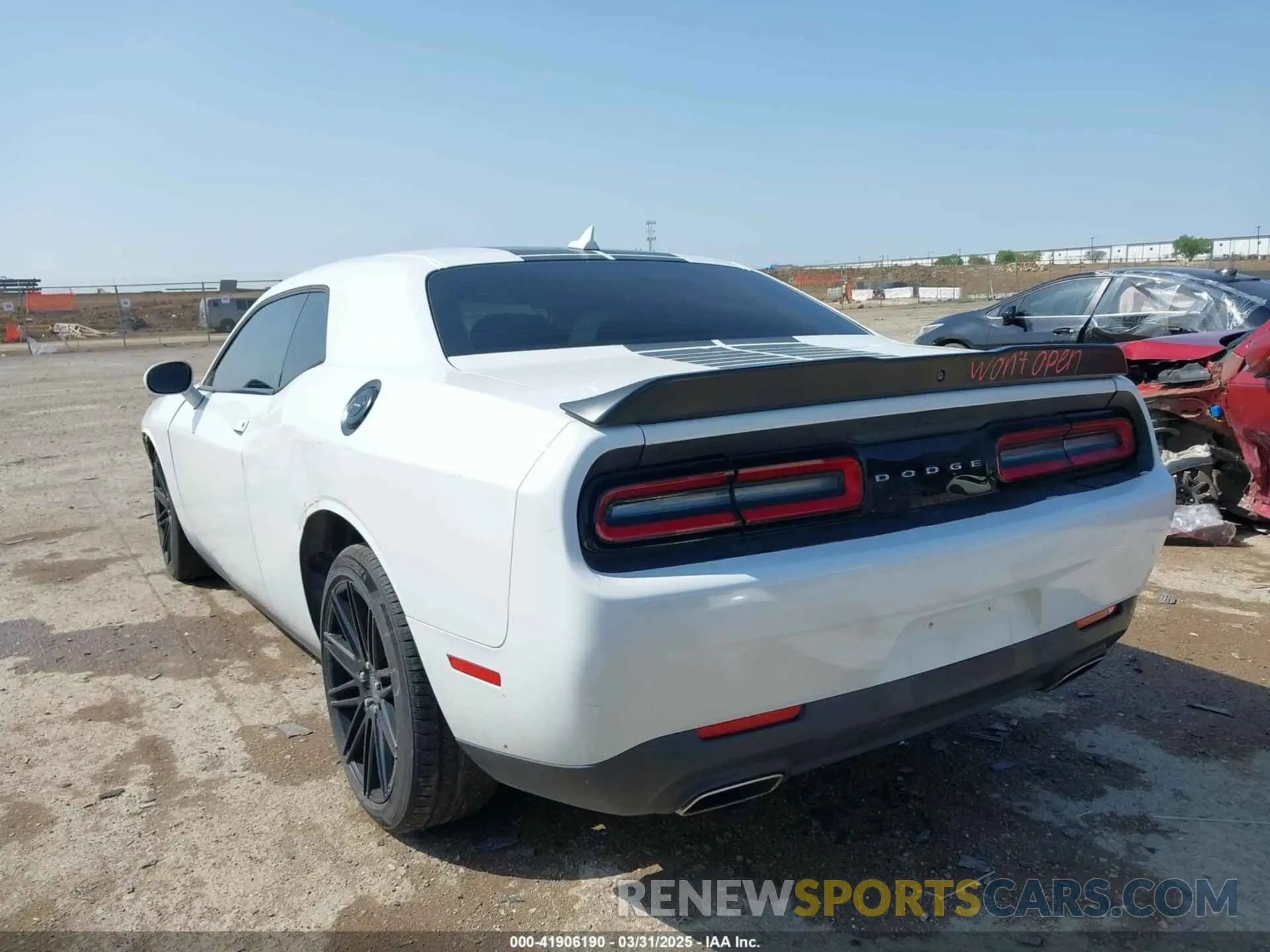 3 fotografías del automóvil dañado 2C3CDZAG2KH530250 DODGE CHALLENGER 2019