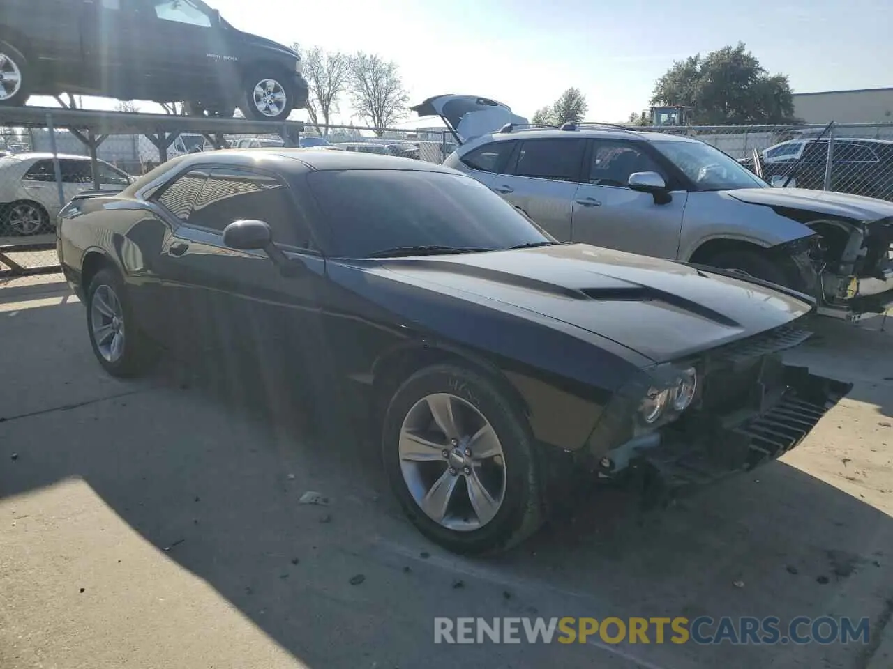 4 fotografías del automóvil dañado 2C3CDZAG4KH677296 DODGE CHALLENGER 2019