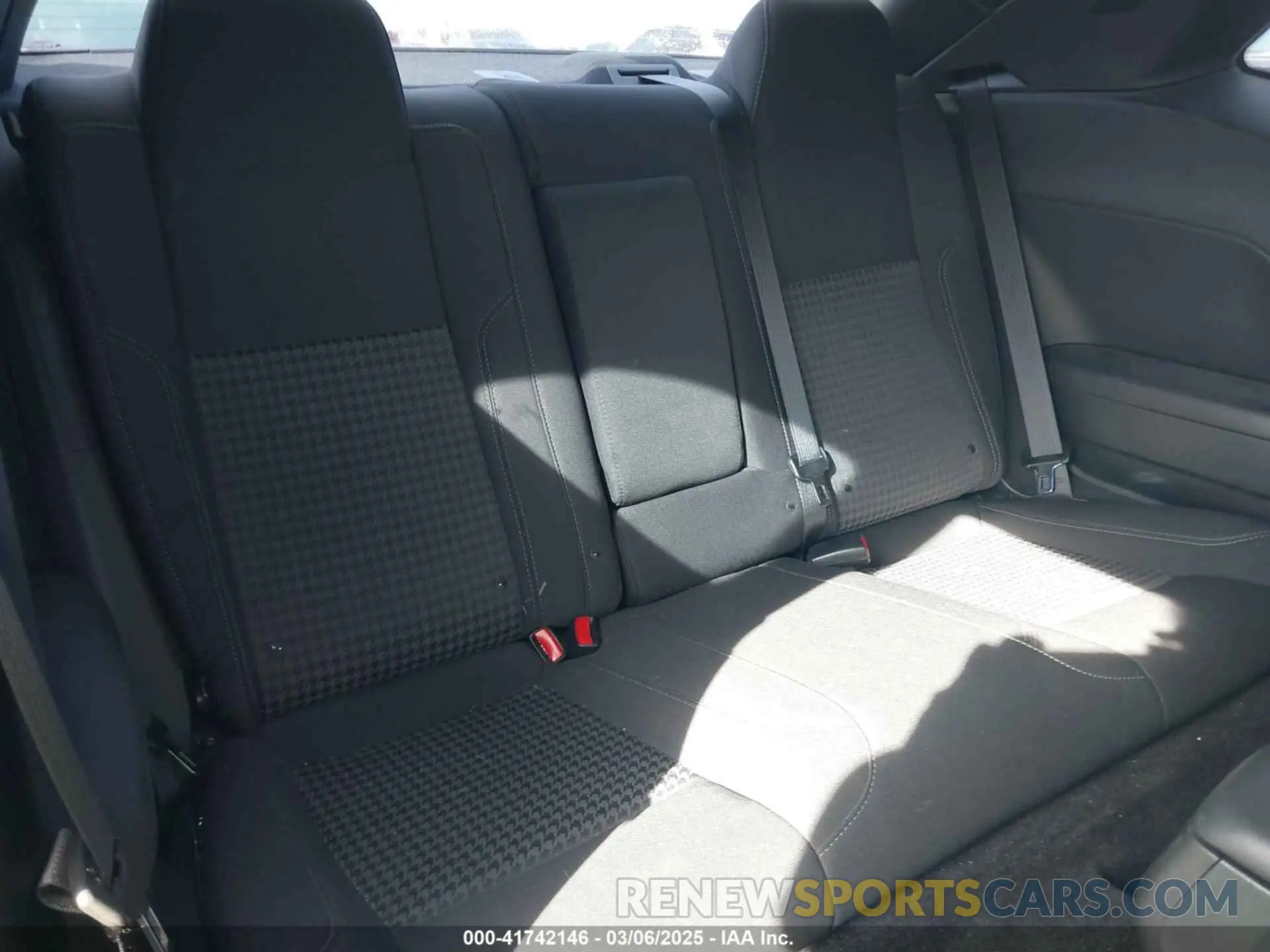8 fotografías del automóvil dañado 2C3CDZAG5KH521431 DODGE CHALLENGER 2019