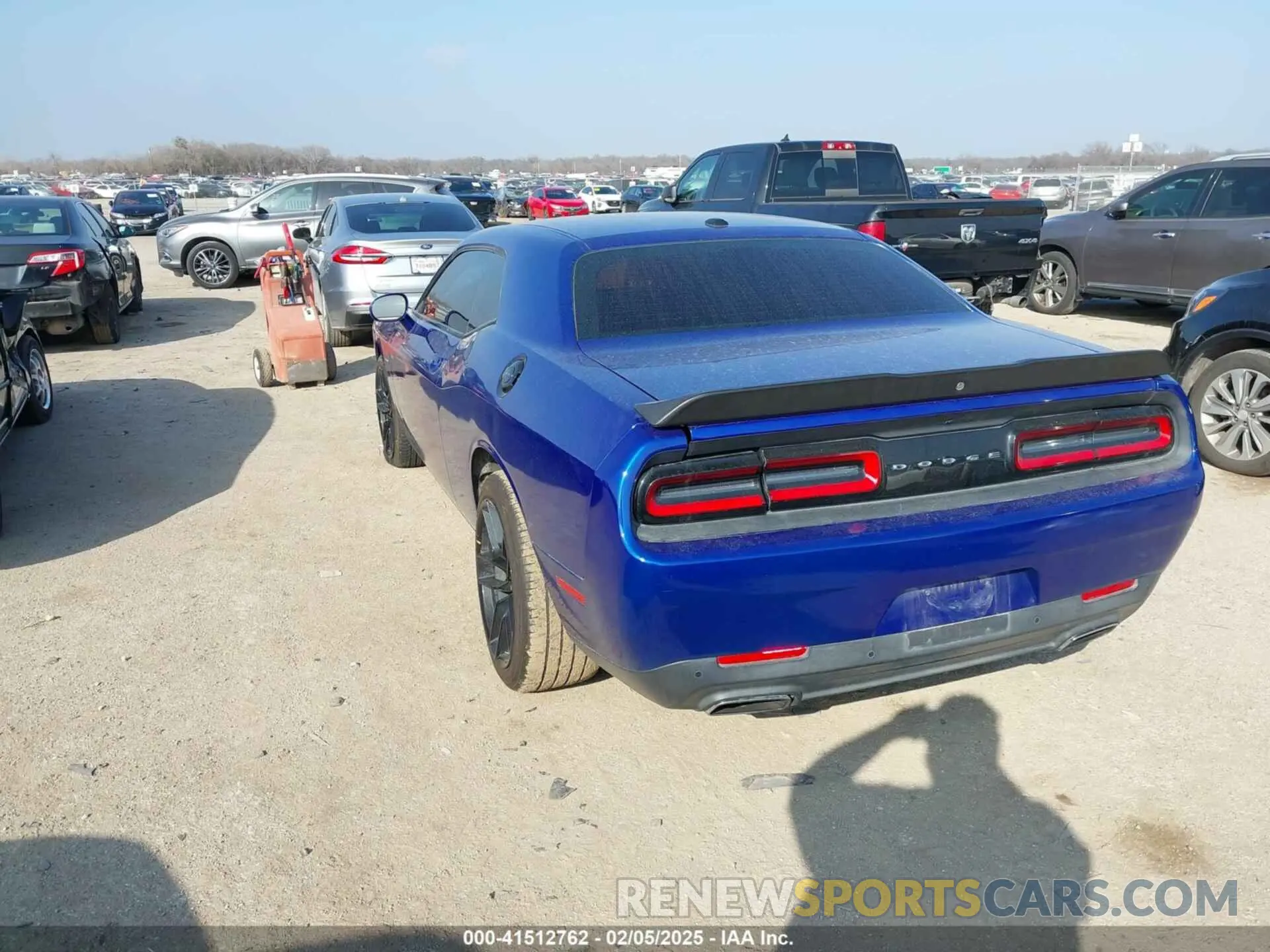 3 fotografías del automóvil dañado 2C3CDZAG5KH668803 DODGE CHALLENGER 2019