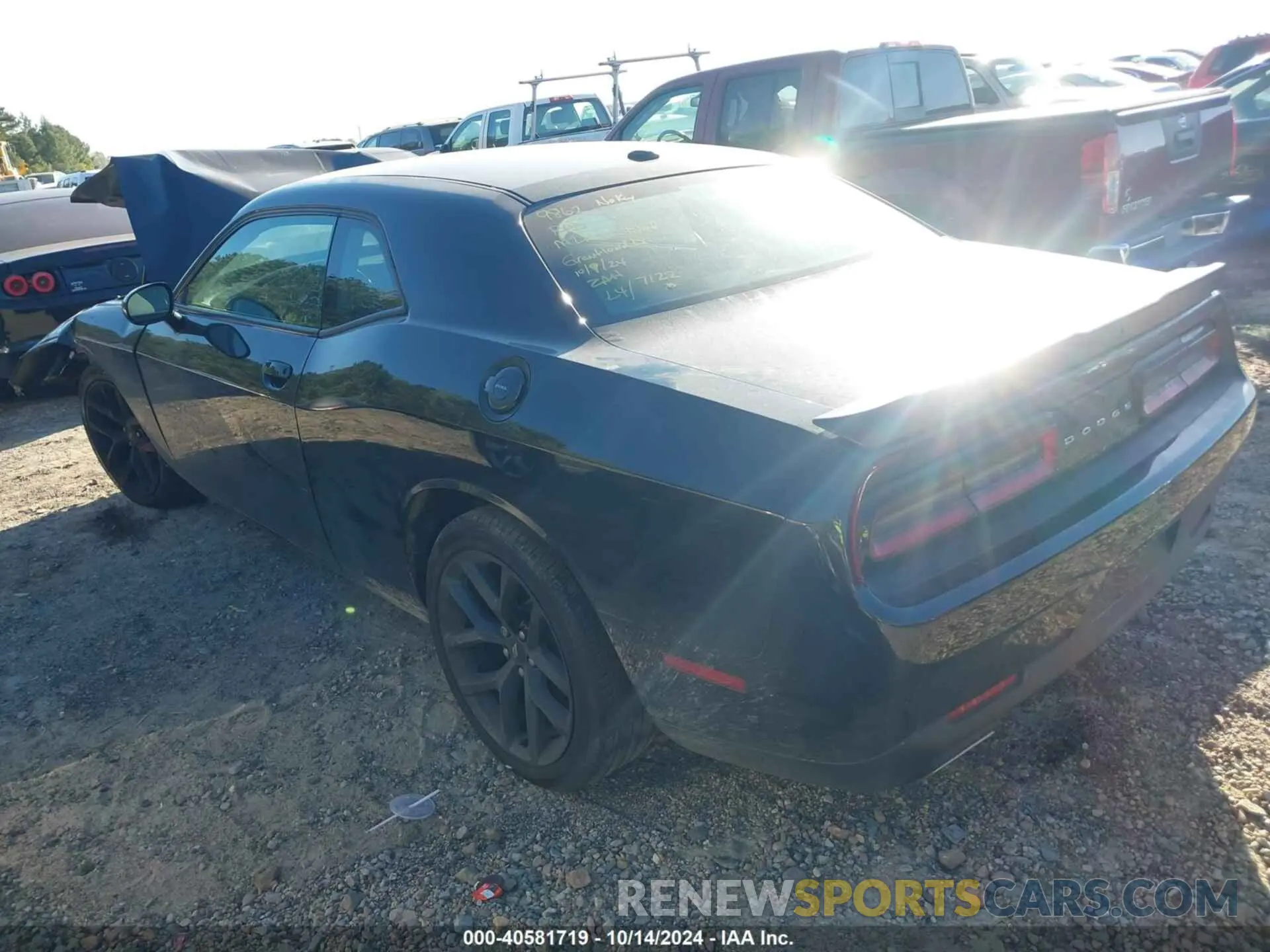 3 fotografías del automóvil dañado 2C3CDZAG8KH717122 DODGE CHALLENGER 2019