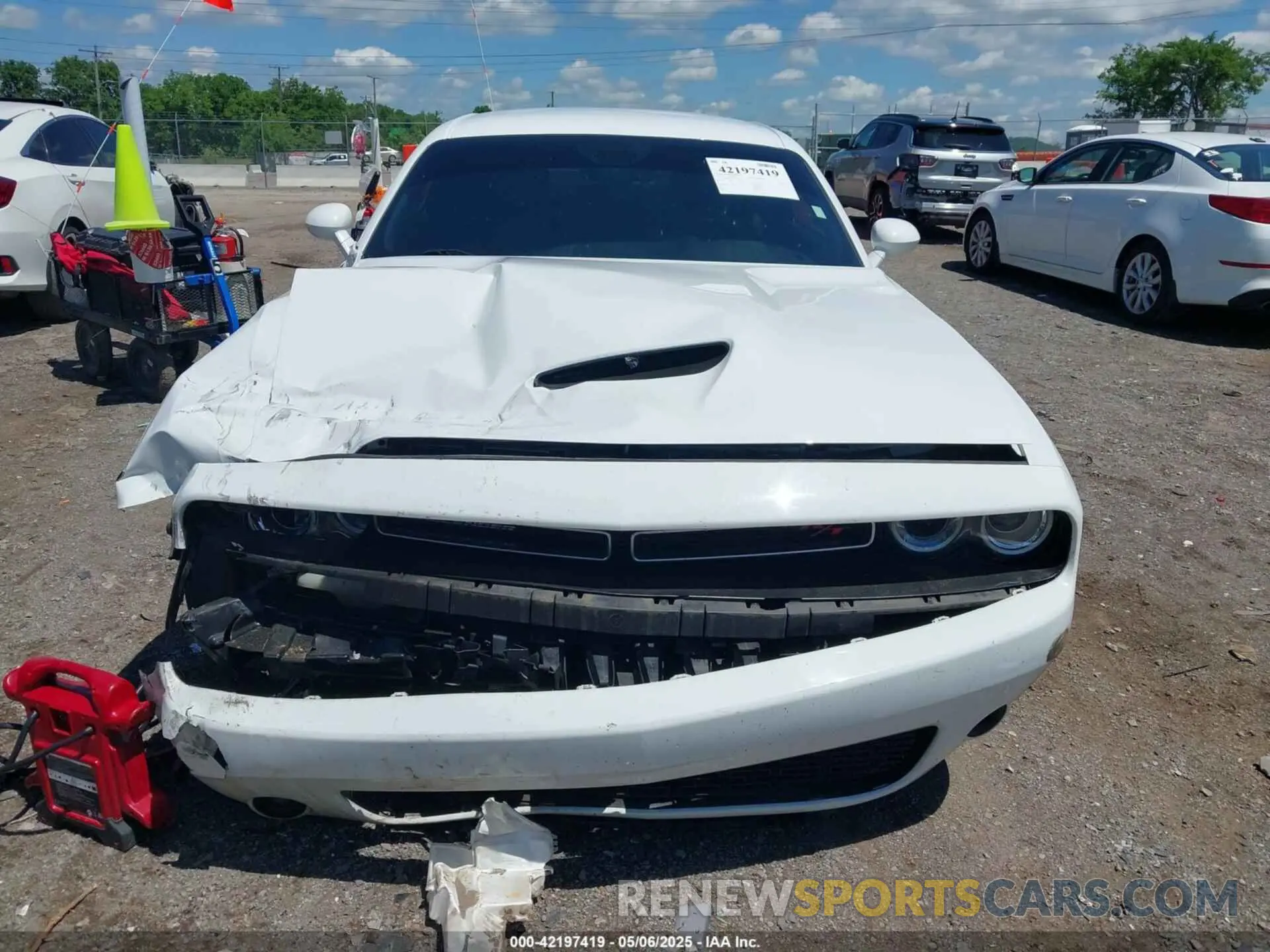 12 fotografías del automóvil dañado 2C3CDZBT1KH583498 DODGE CHALLENGER 2019