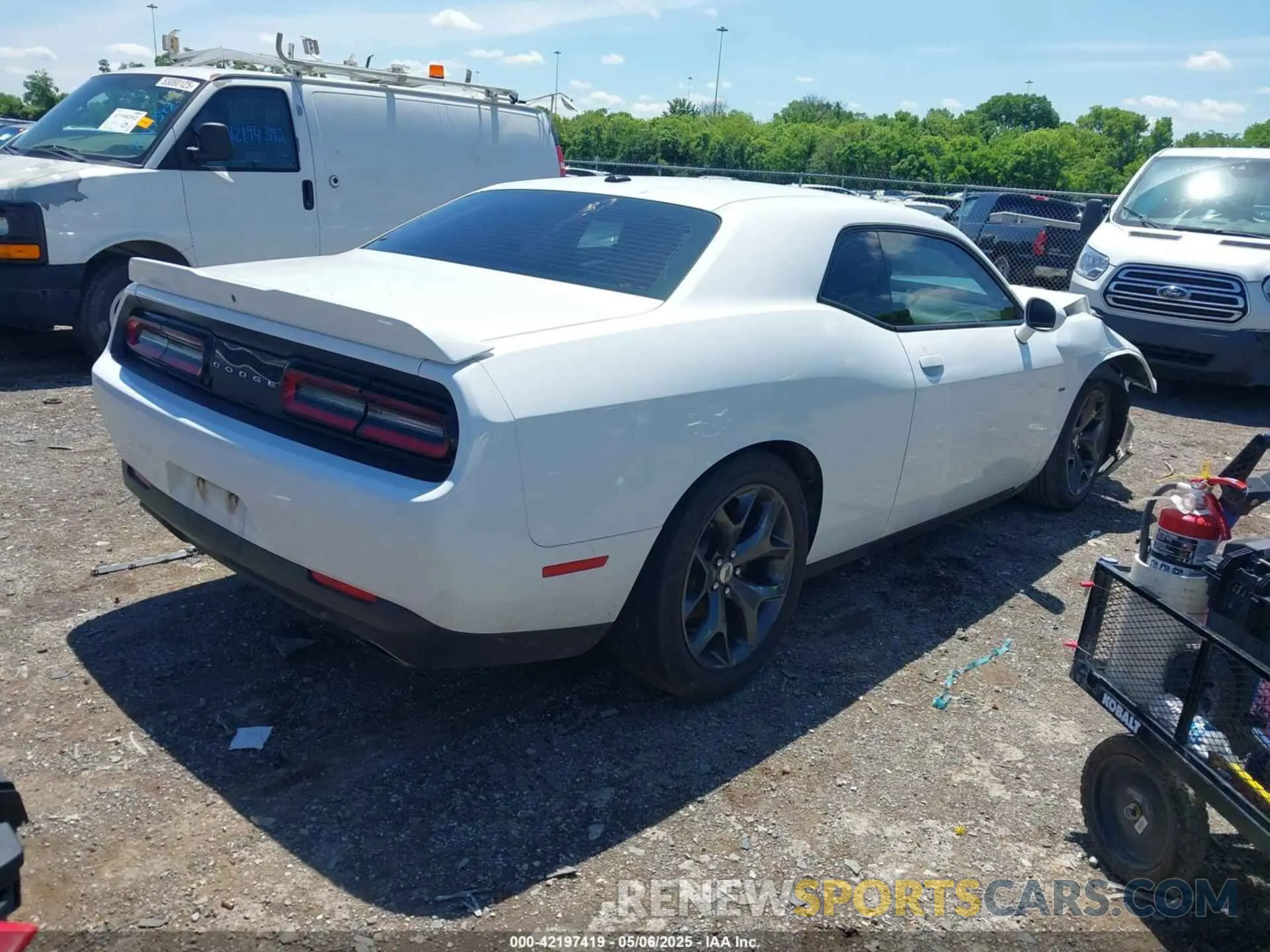 4 fotografías del automóvil dañado 2C3CDZBT1KH583498 DODGE CHALLENGER 2019