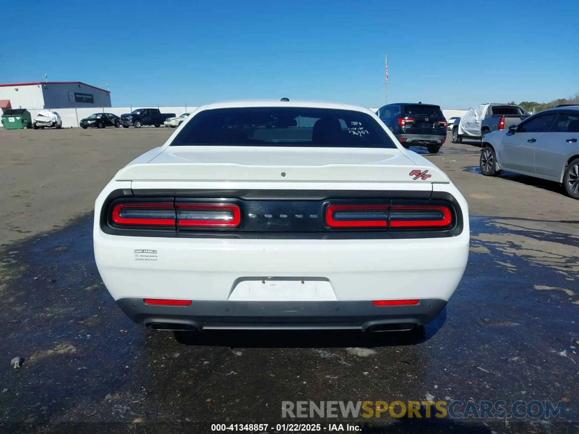 17 fotografías del automóvil dañado 2C3CDZBT2KH641411 DODGE CHALLENGER 2019