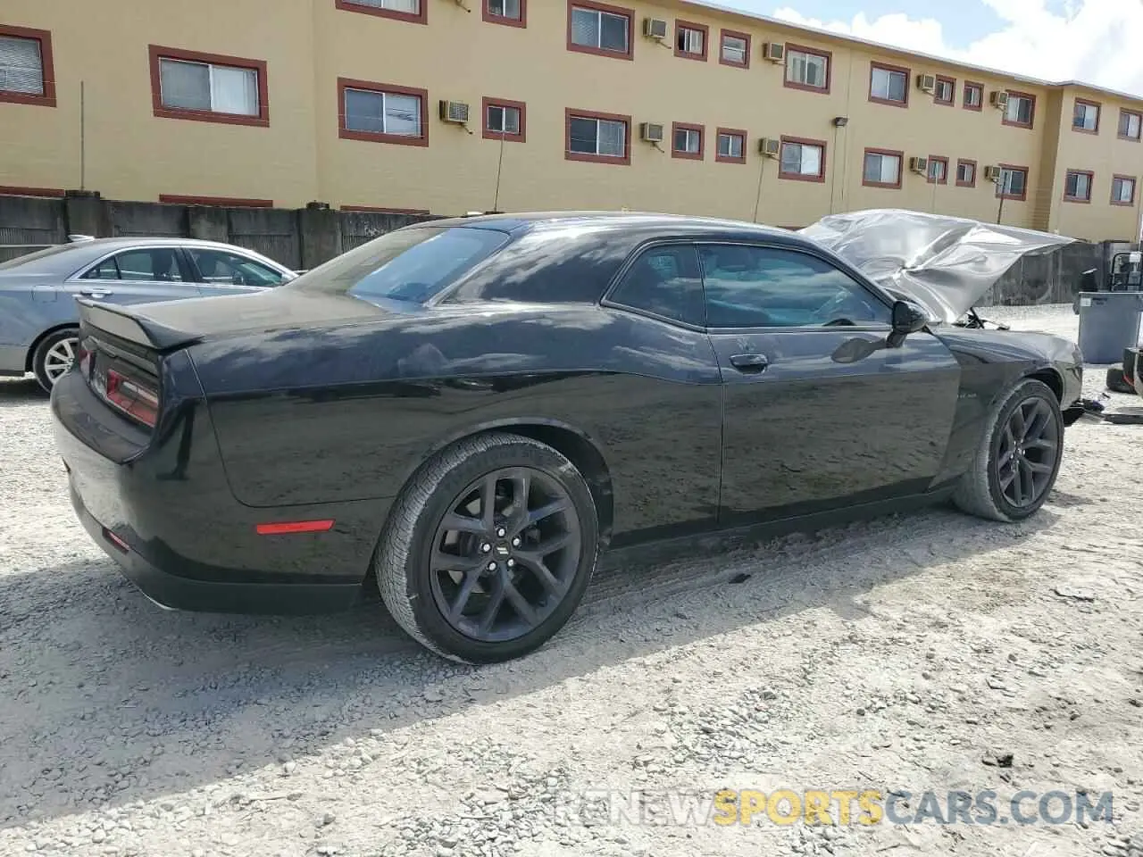 3 fotografías del automóvil dañado 2C3CDZBT2KH724319 DODGE CHALLENGER 2019