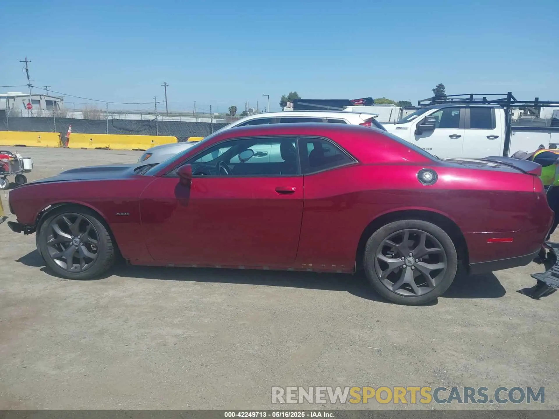 15 fotografías del automóvil dañado 2C3CDZBT2KH751102 DODGE CHALLENGER 2019
