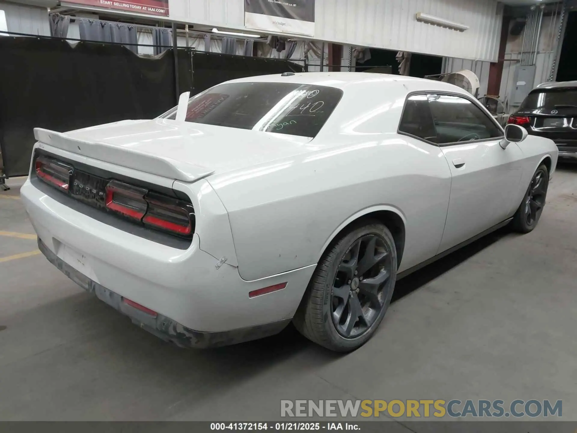 4 fotografías del automóvil dañado 2C3CDZBT5KH573606 DODGE CHALLENGER 2019