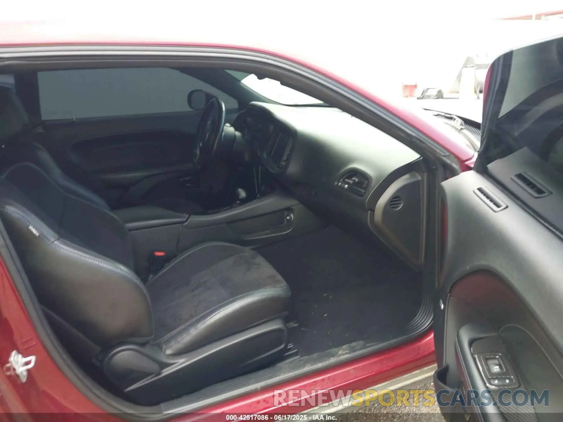 5 fotografías del automóvil dañado 2C3CDZBT5KH724184 DODGE CHALLENGER 2019