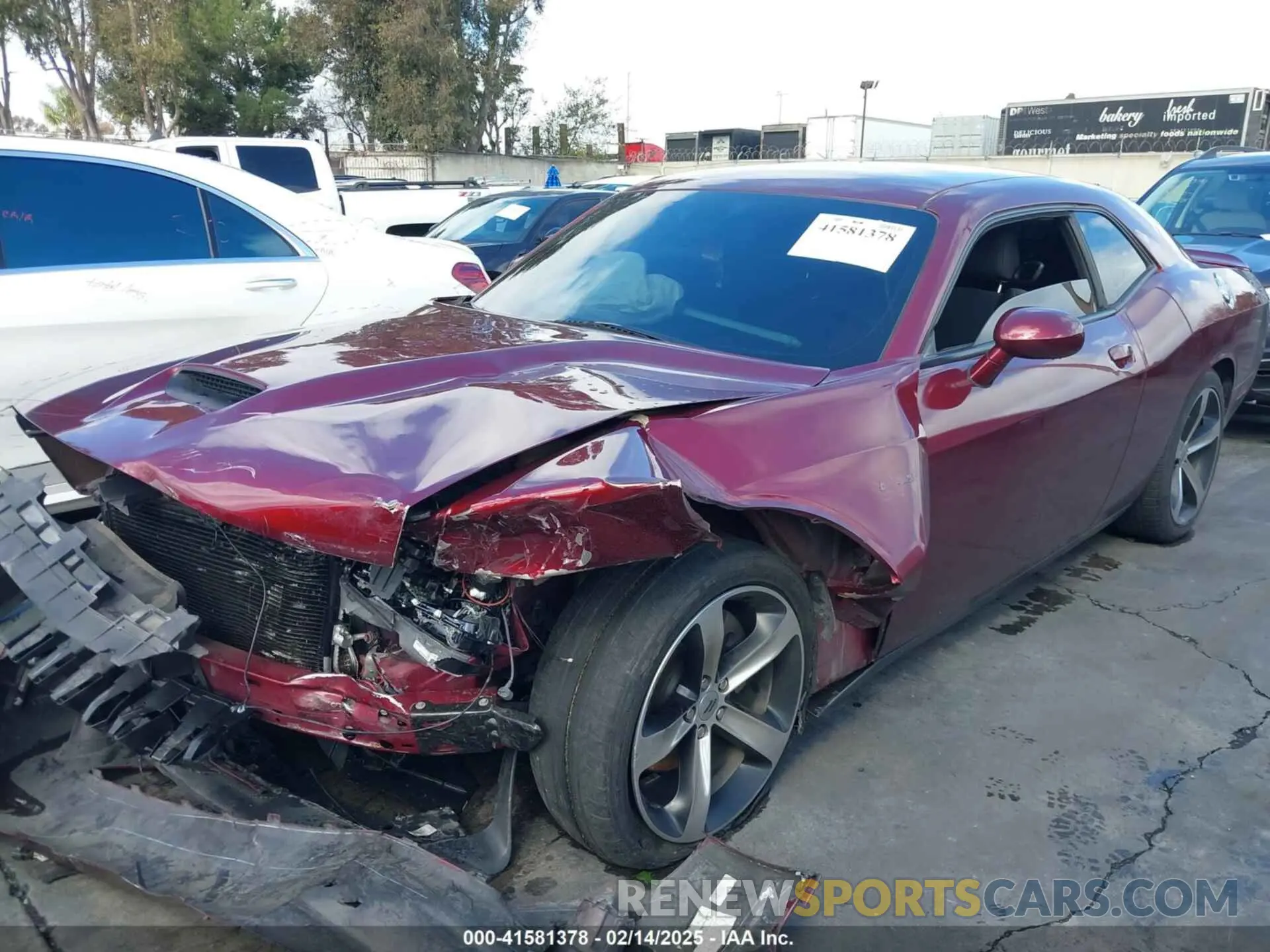 2 fotografías del automóvil dañado 2C3CDZBT6KH660527 DODGE CHALLENGER 2019