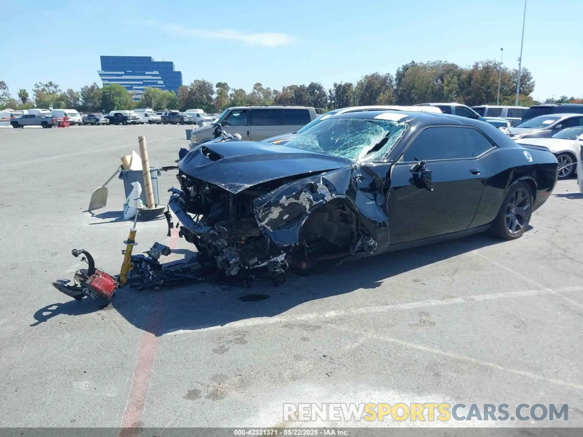 2 fotografías del automóvil dañado 2C3CDZBT8KH574054 DODGE CHALLENGER 2019