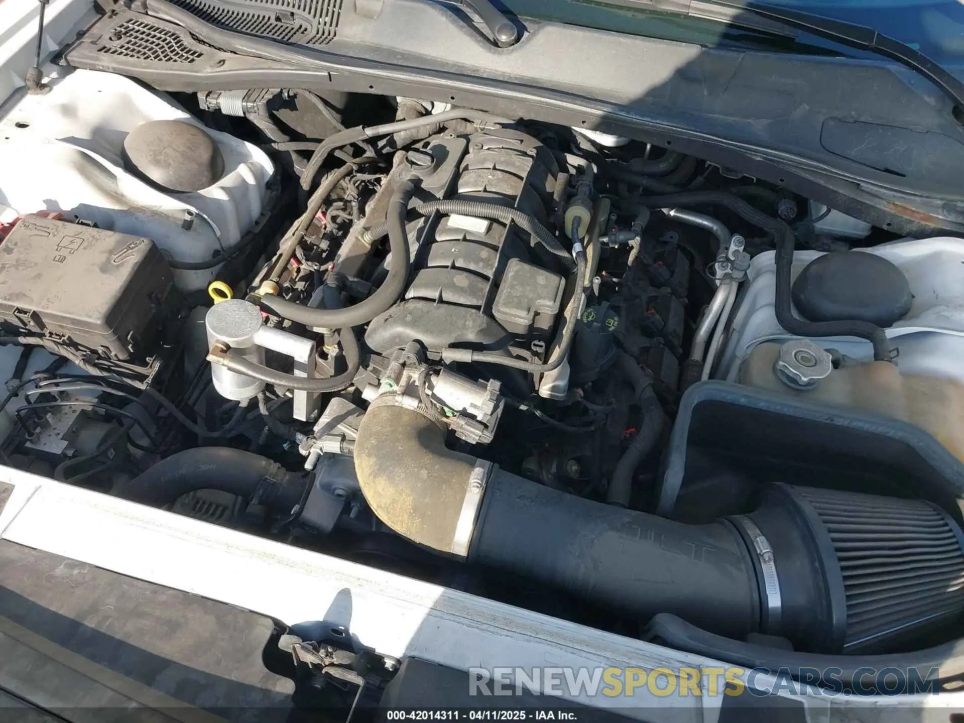10 fotografías del automóvil dañado 2C3CDZBT9KH629546 DODGE CHALLENGER 2019