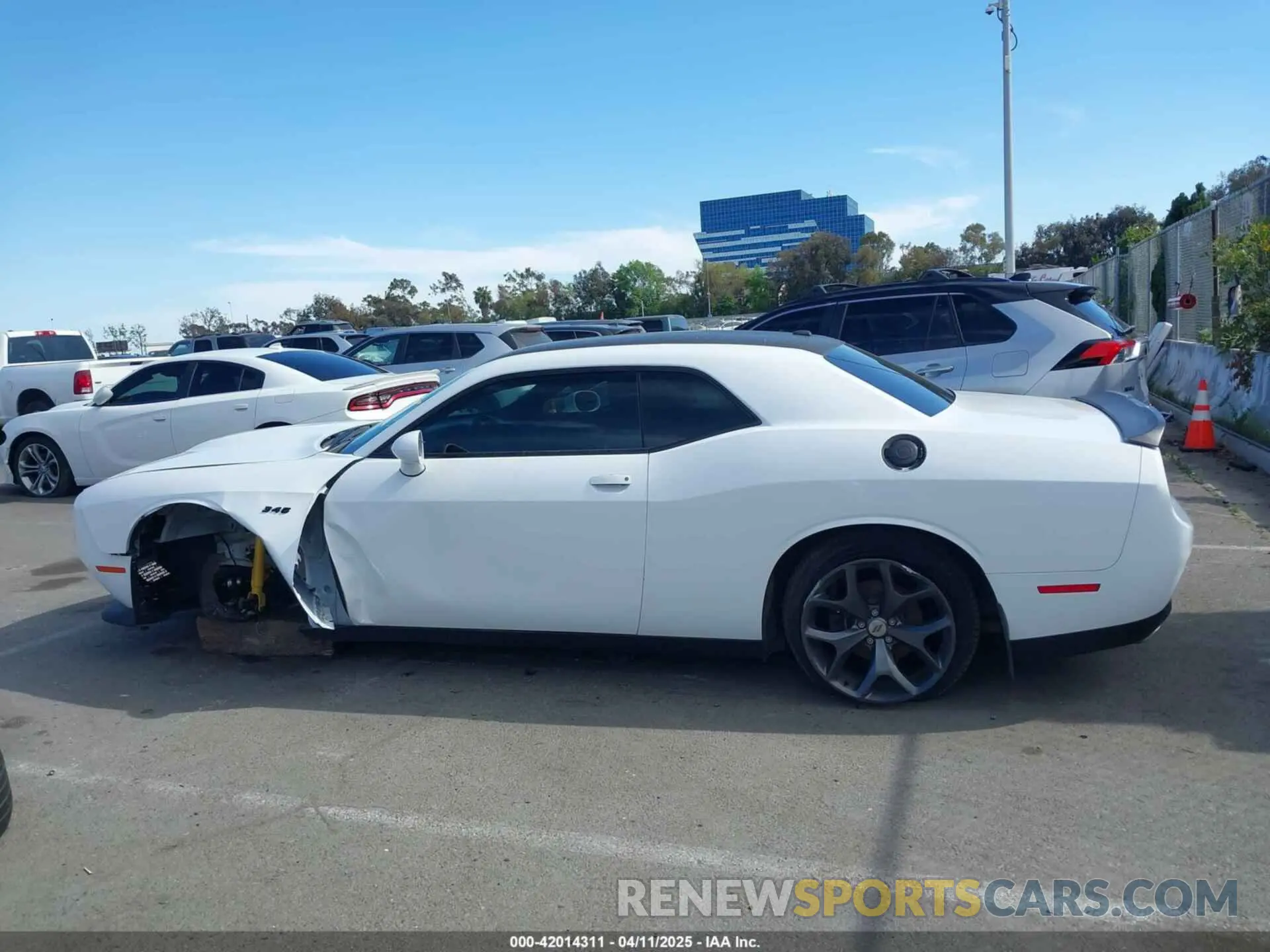 14 fotografías del automóvil dañado 2C3CDZBT9KH629546 DODGE CHALLENGER 2019
