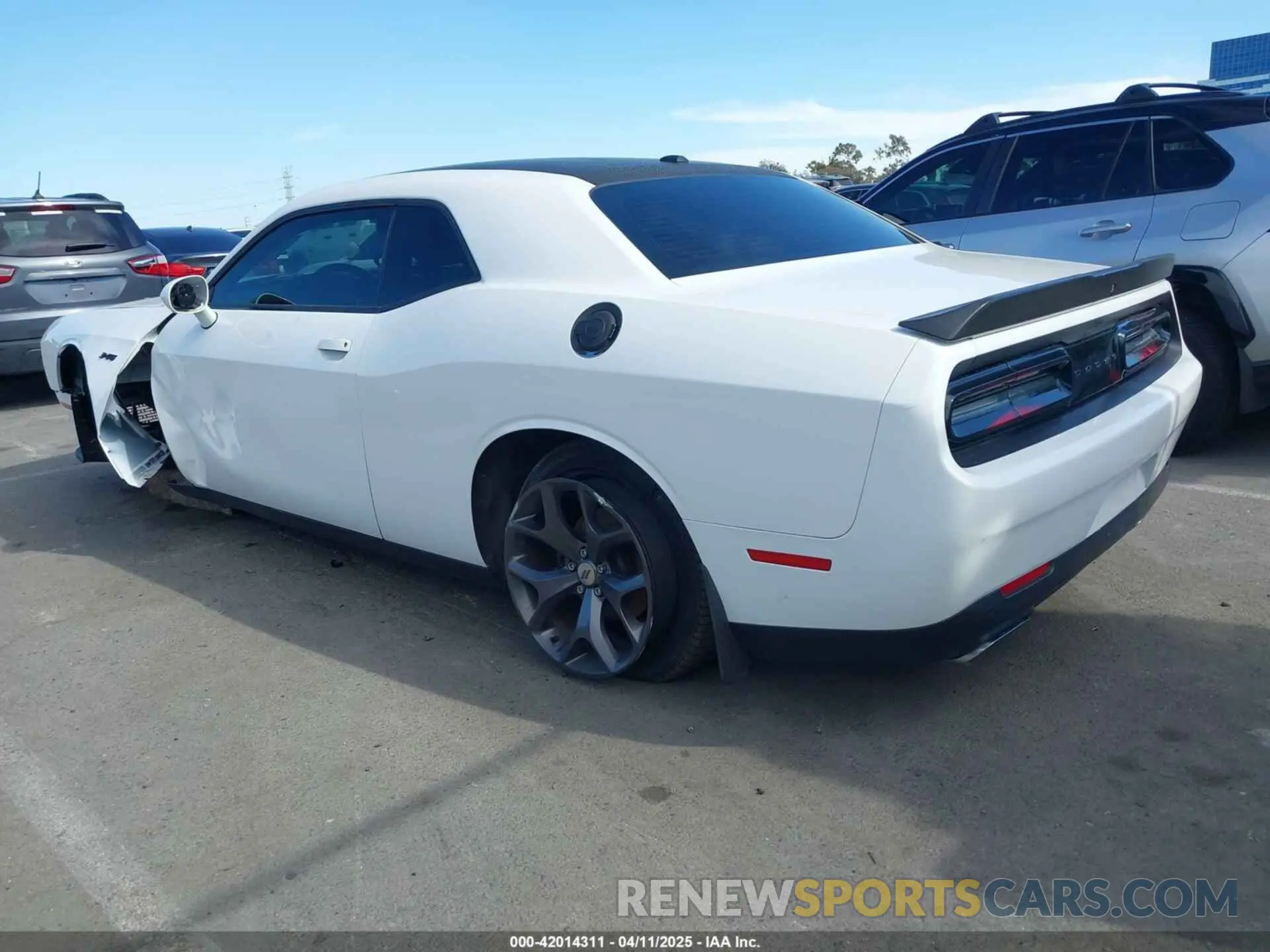 3 fotografías del automóvil dañado 2C3CDZBT9KH629546 DODGE CHALLENGER 2019